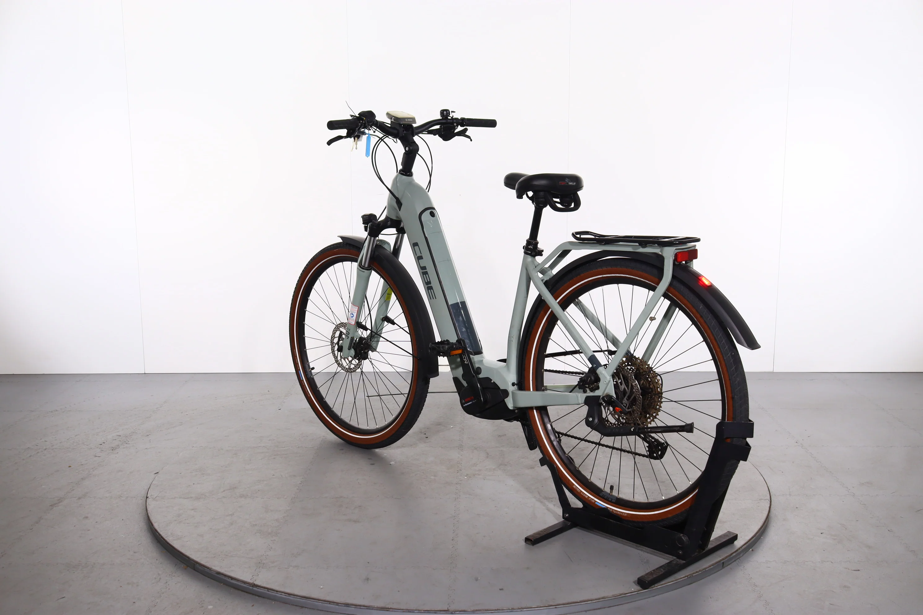 Cube Touring Hybrid Pro 625 - Image 5