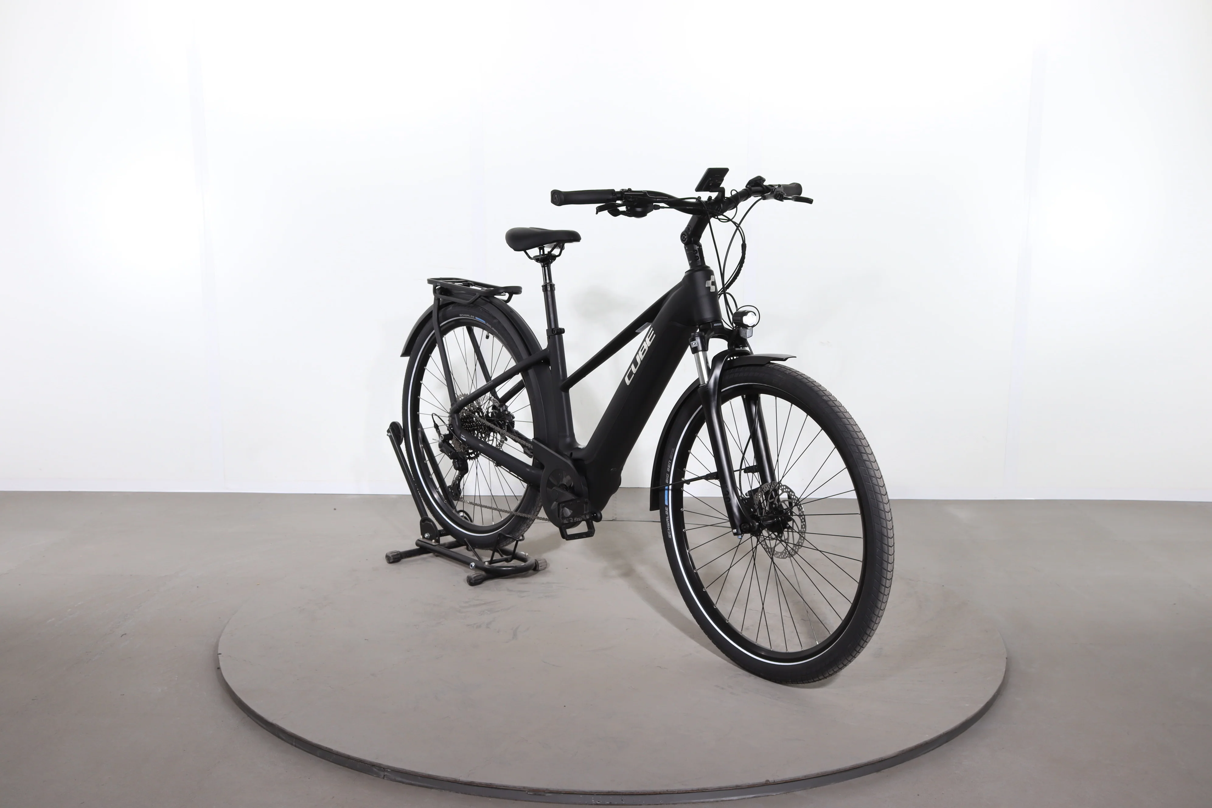 Cube Touring Hybrid Pro - Image 2