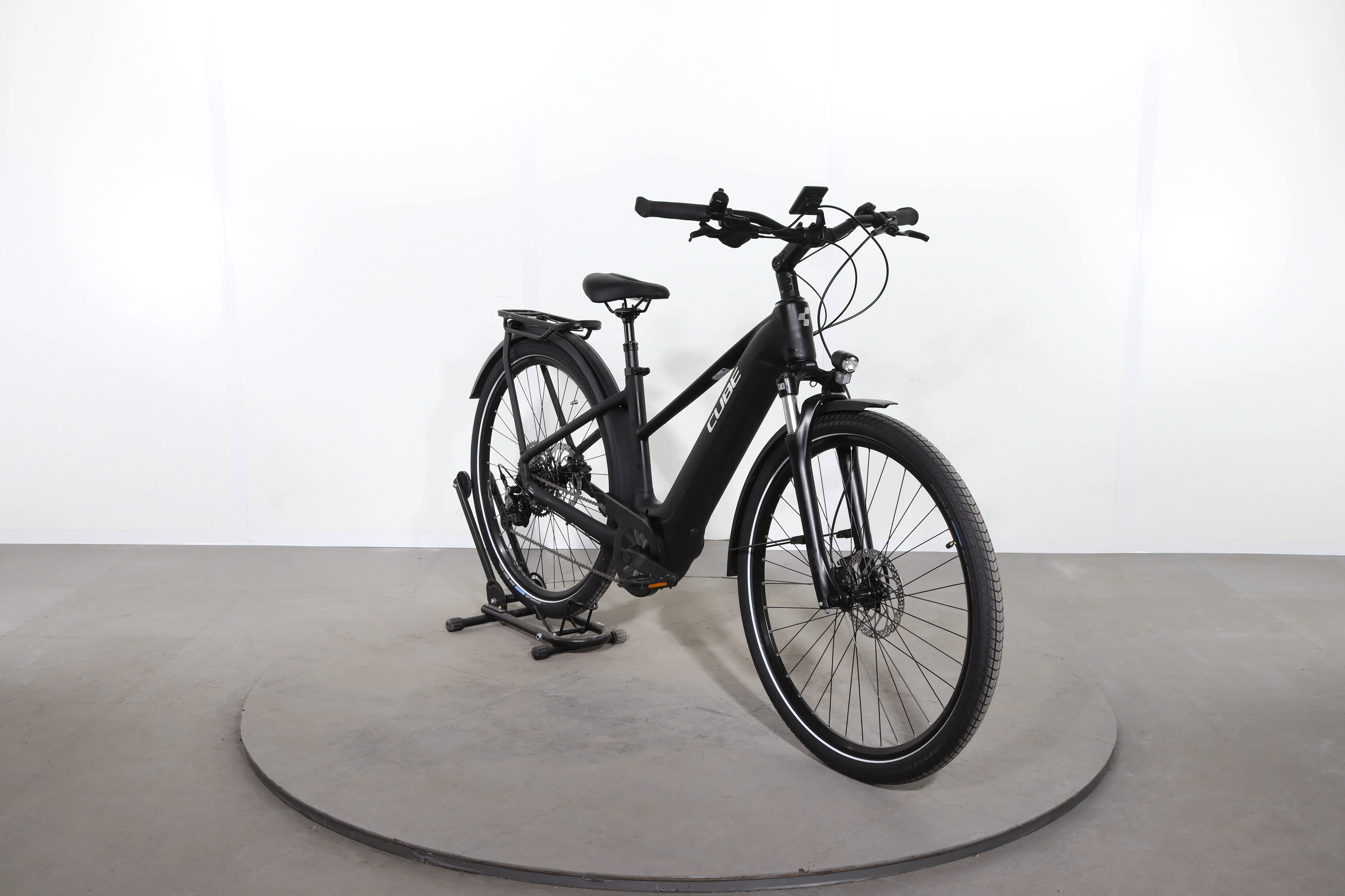 Cube Touring Hybrid Pro - Image 2