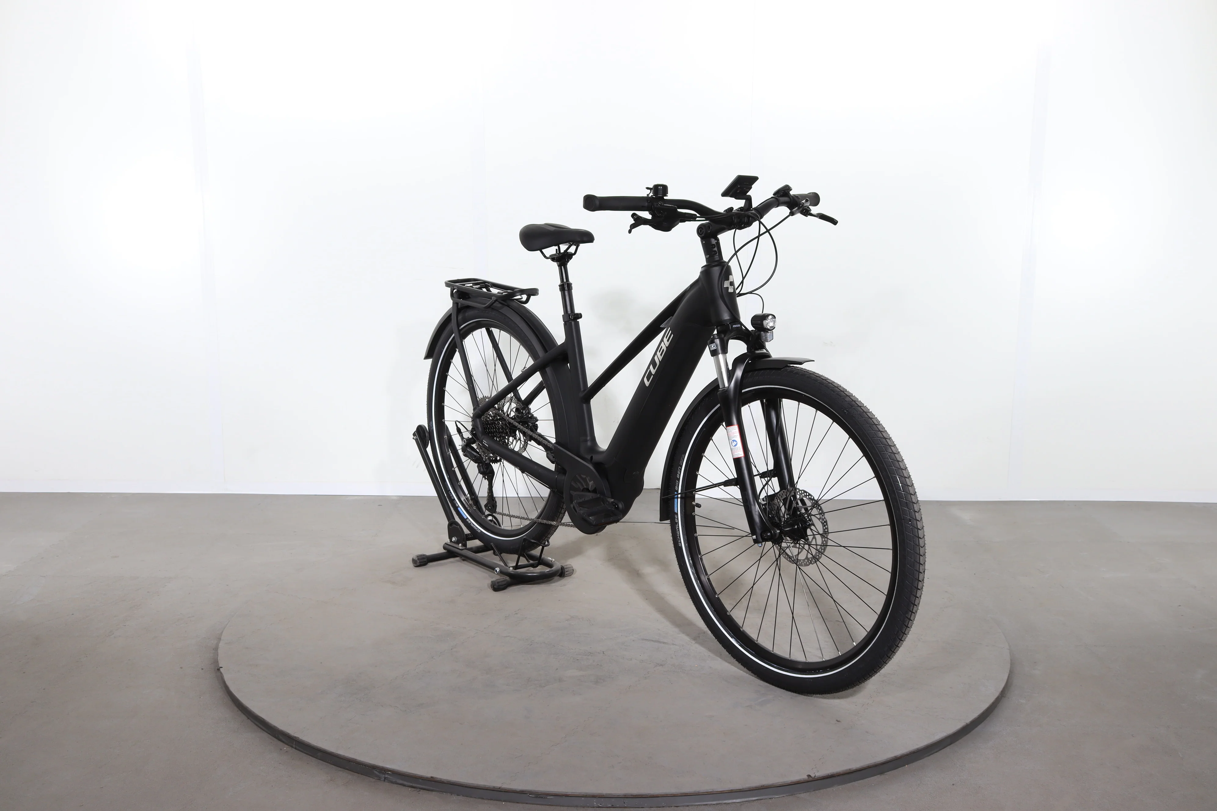 Cube Touring Hybrid Pro - Image 2