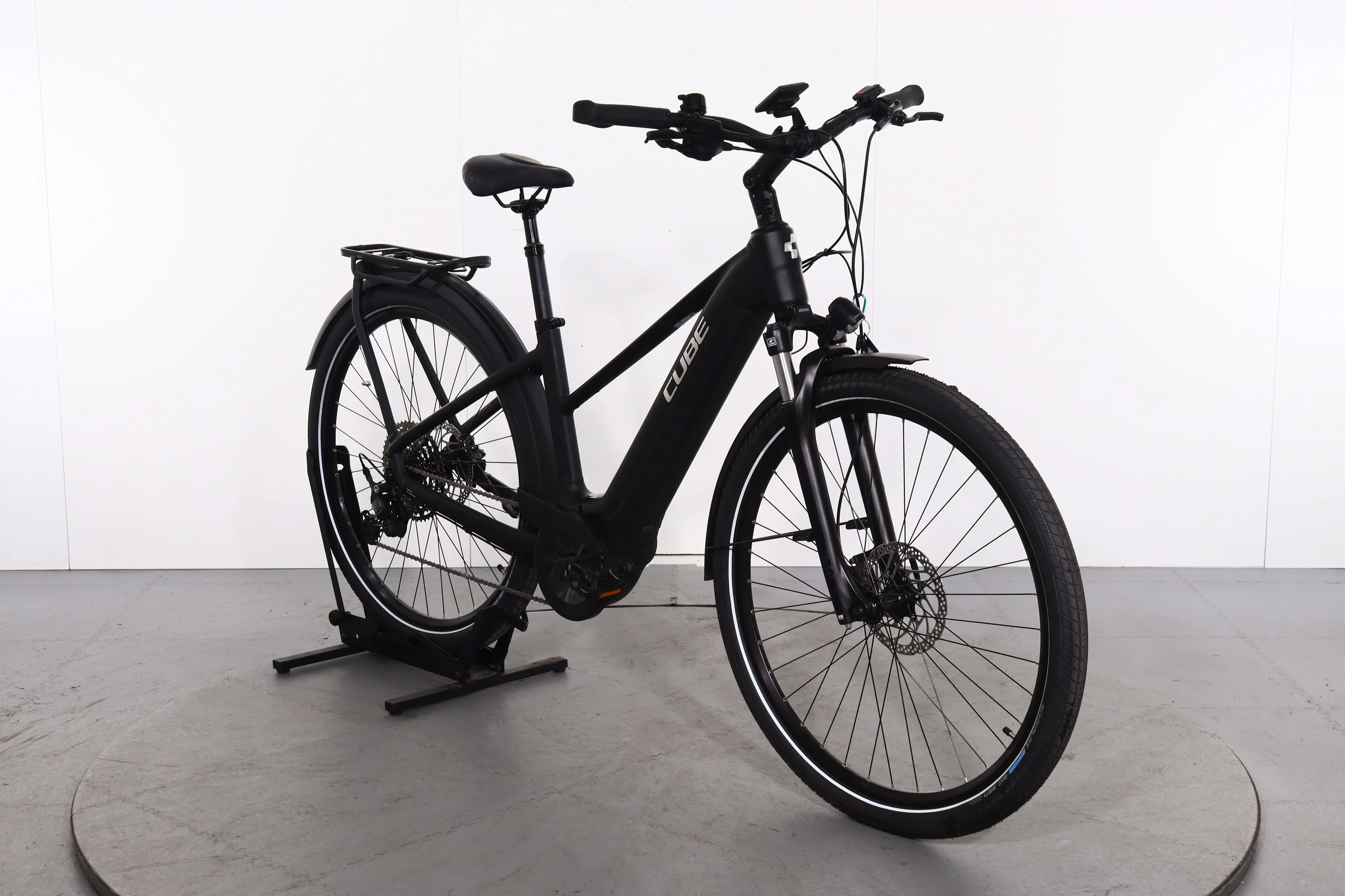 Cube Touring Hybrid Pro - Image 2