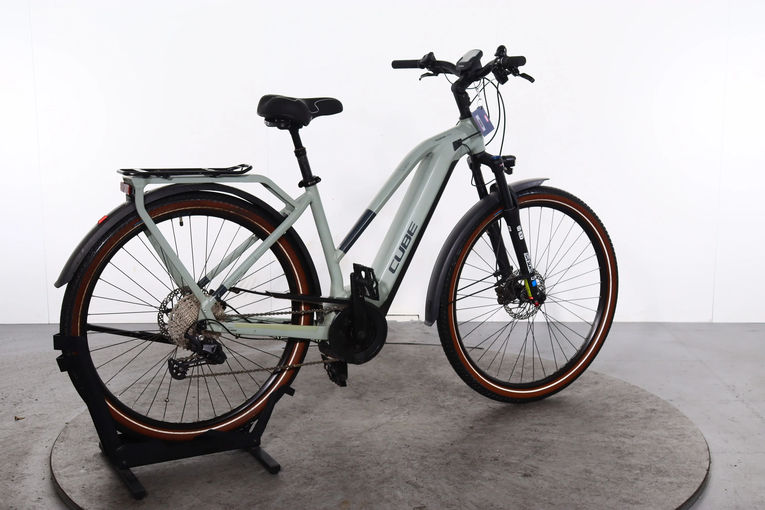 Cube Touring Hybrid Pro - Image 3