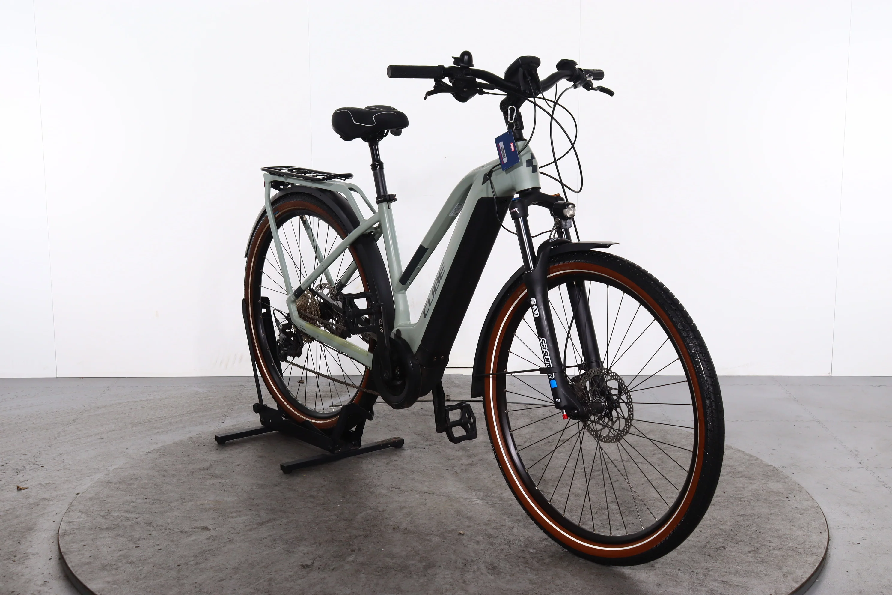 Cube Touring Hybrid Pro - Image 4