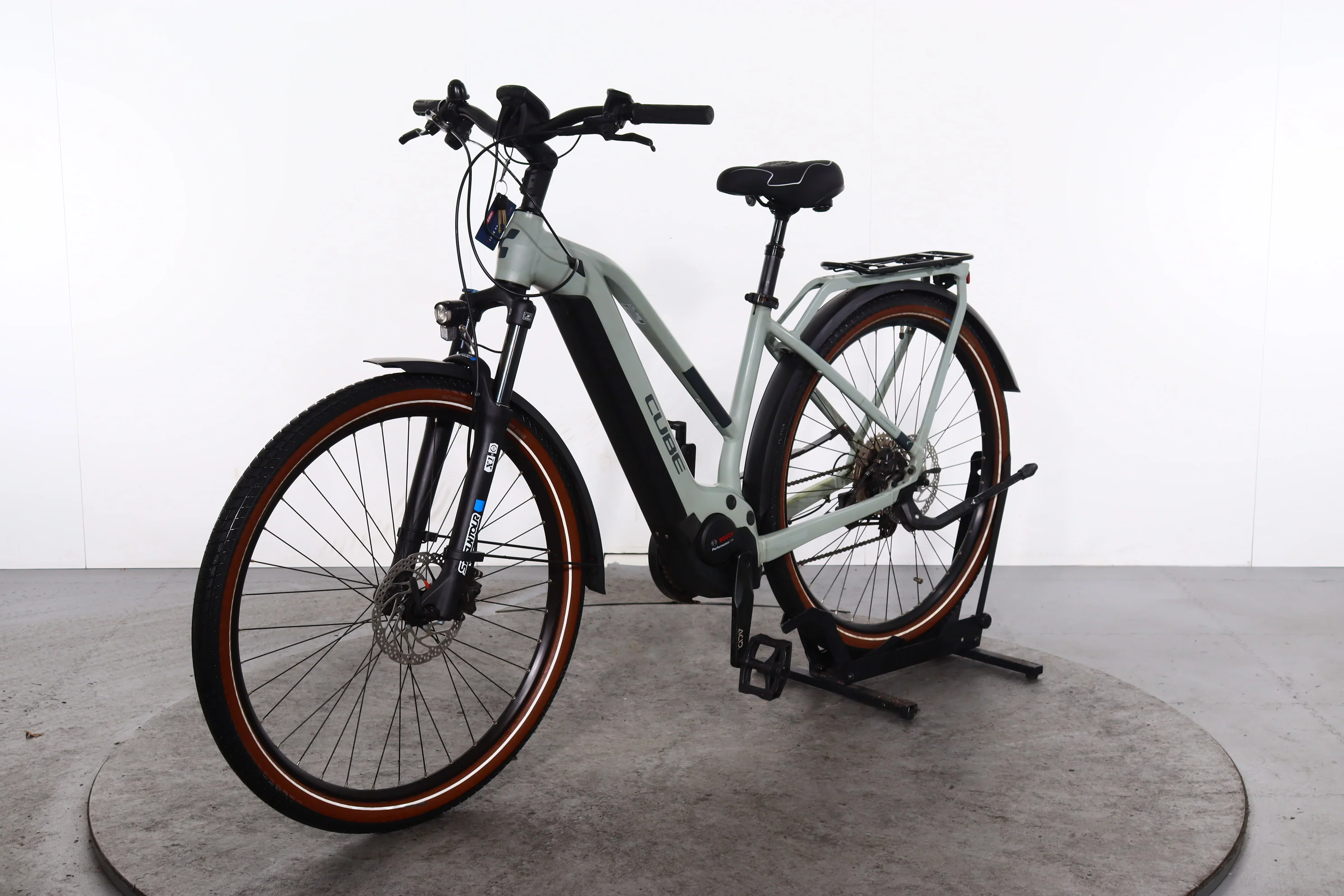 Cube Touring Hybrid Pro - Image 5