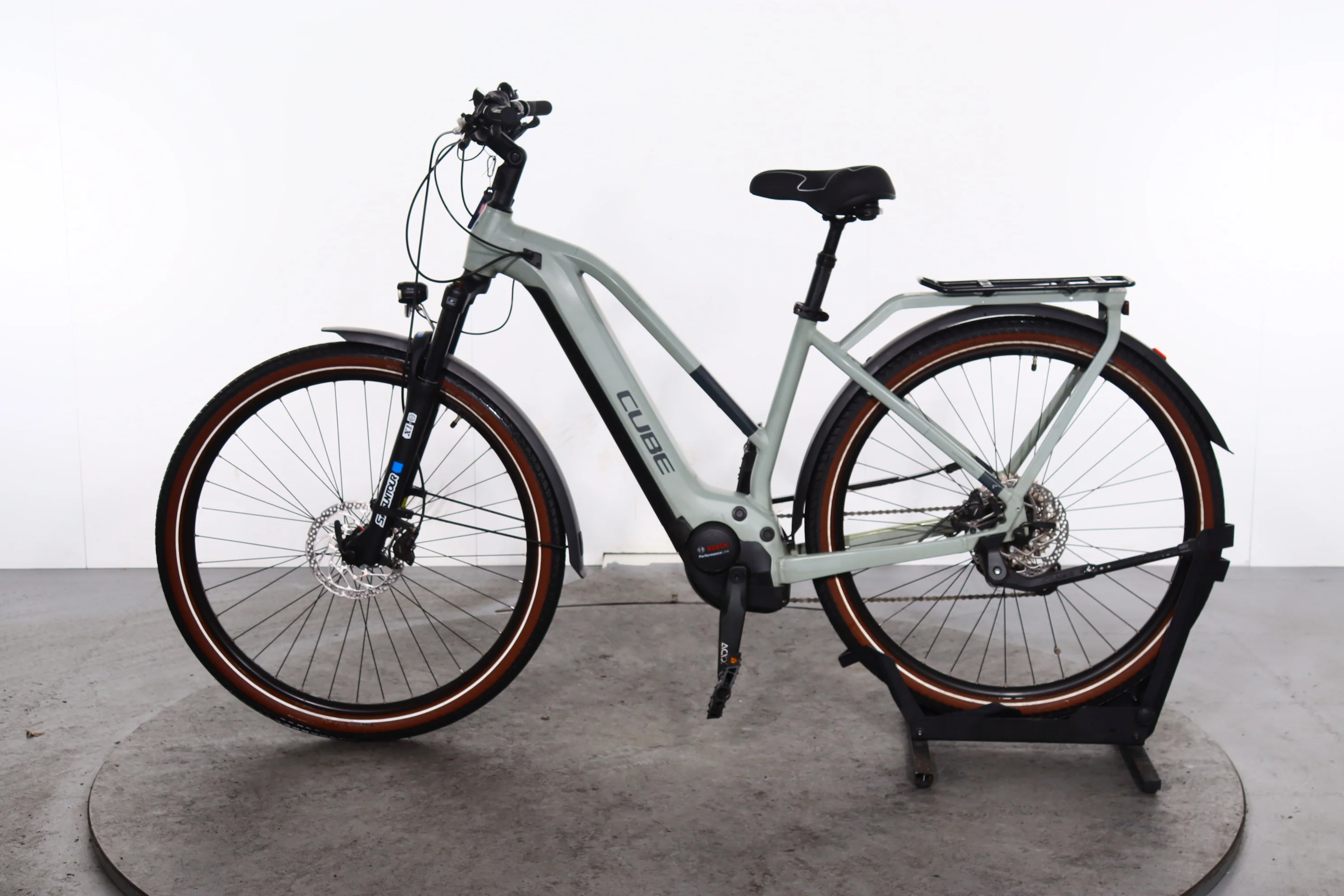 Cube Touring Hybrid Pro - Image 6