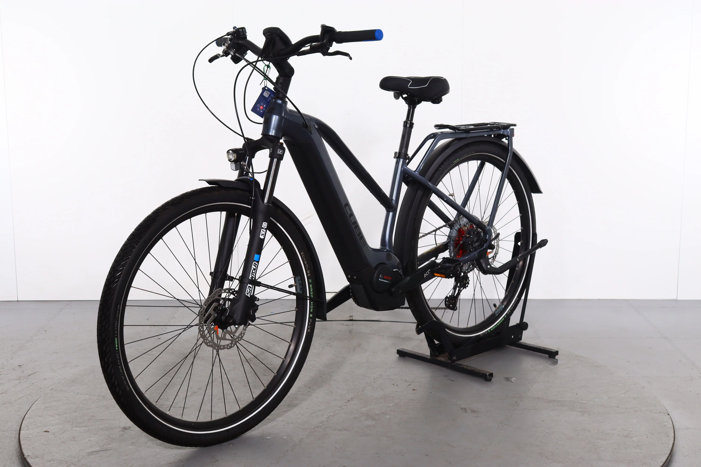 Cube Touring Hybrid Pro - Image 4