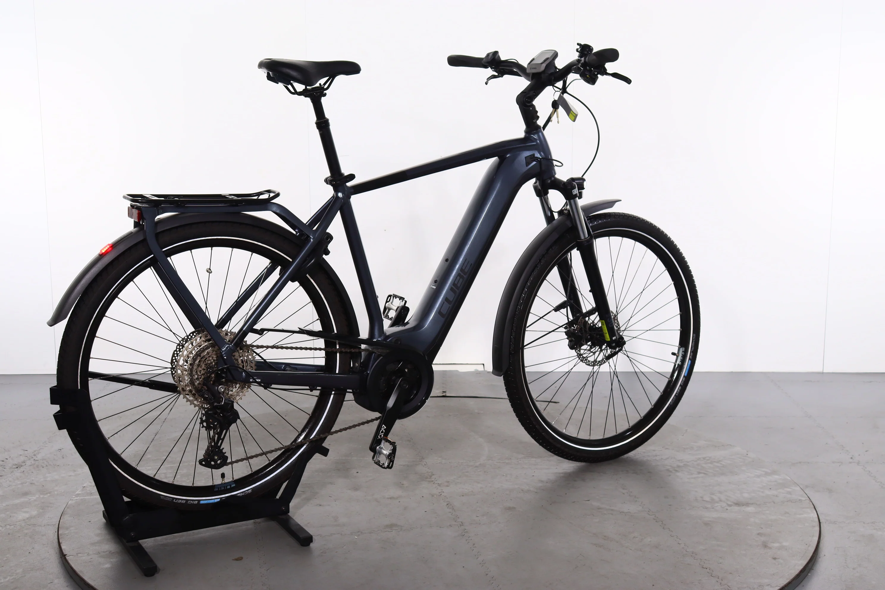 Cube Touring Hybrid Pro - Image 2