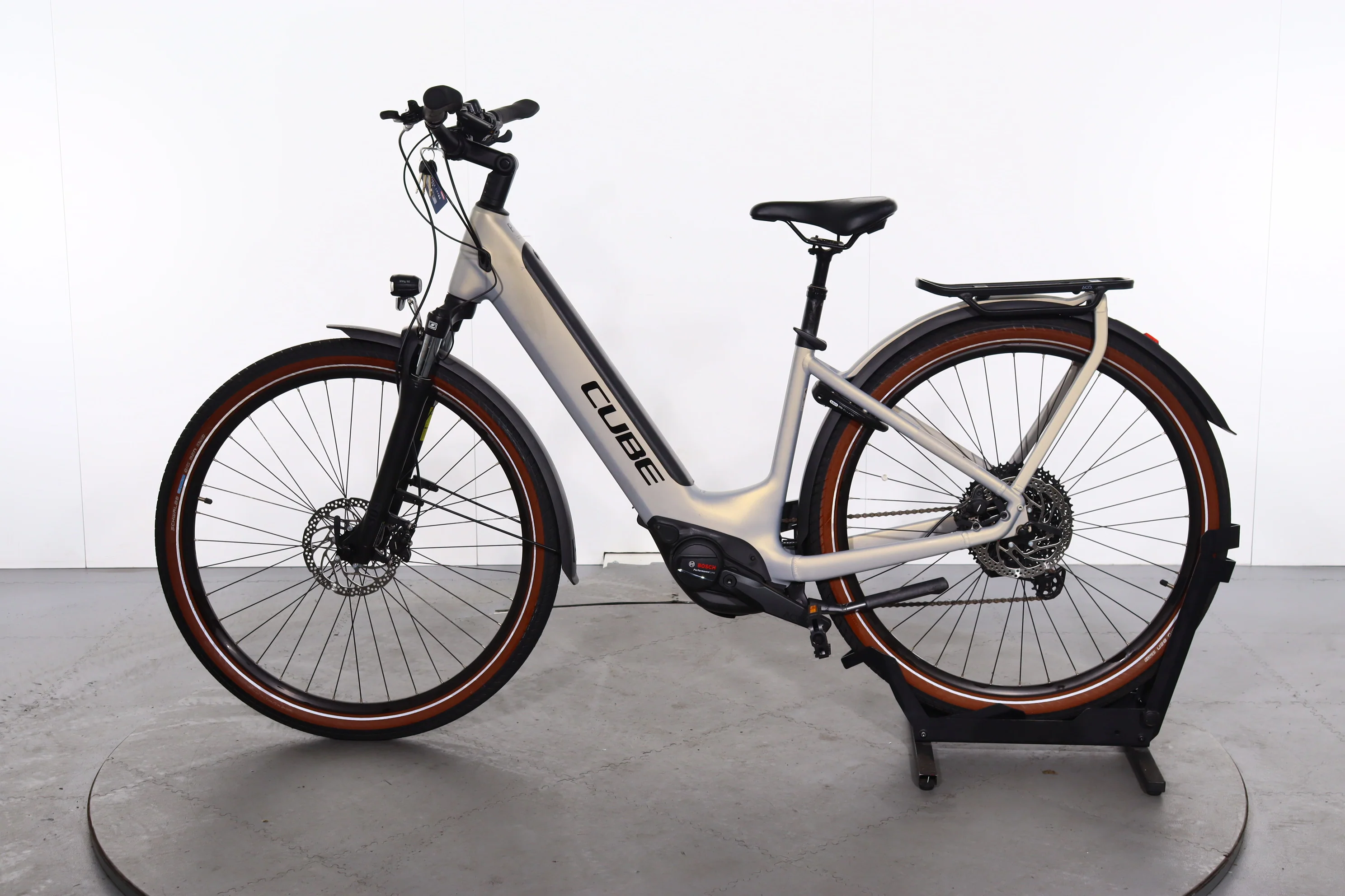 Cube Touring Hybrid Pro - Image 5