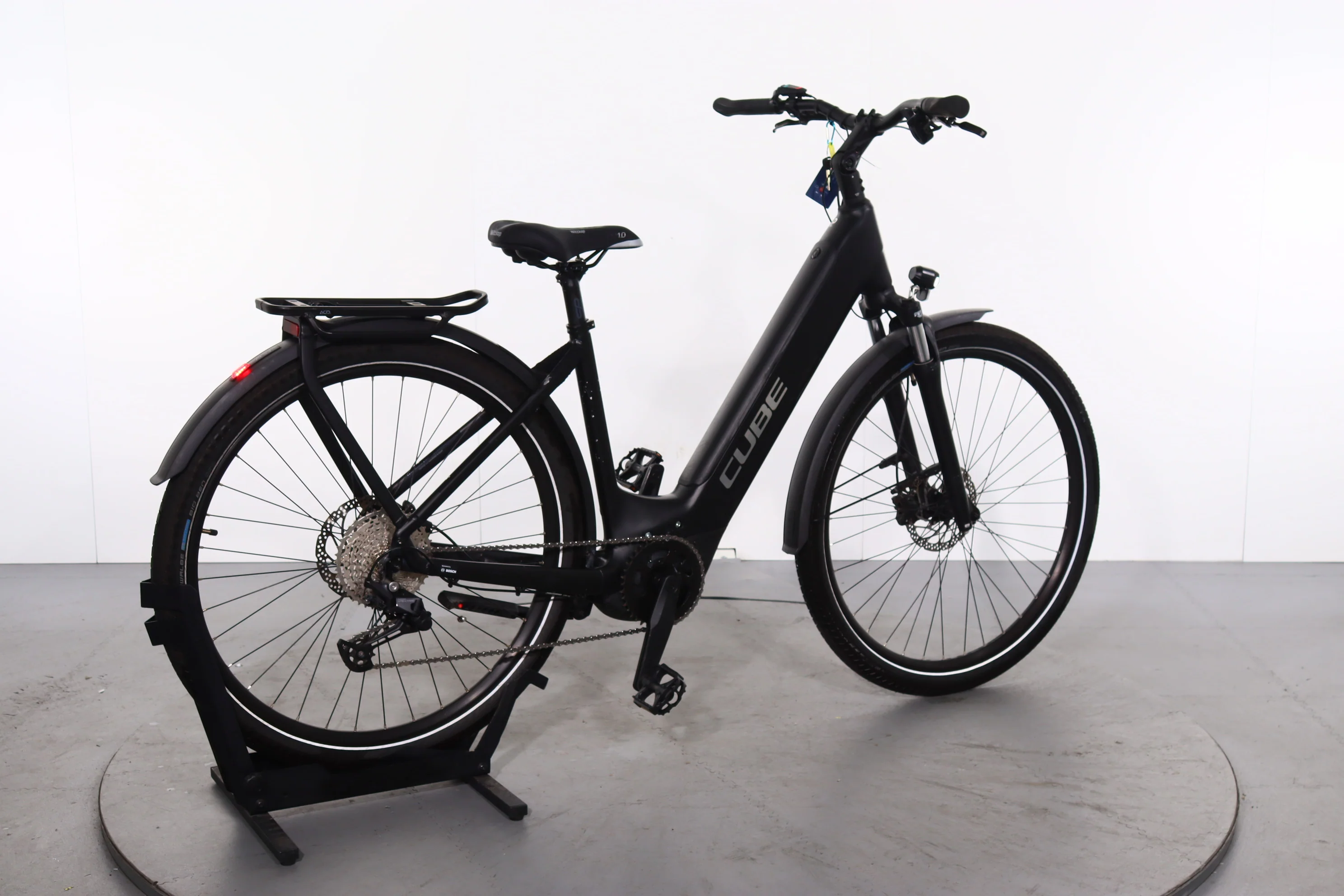Cube Touring Hybrid Pro - Image 4