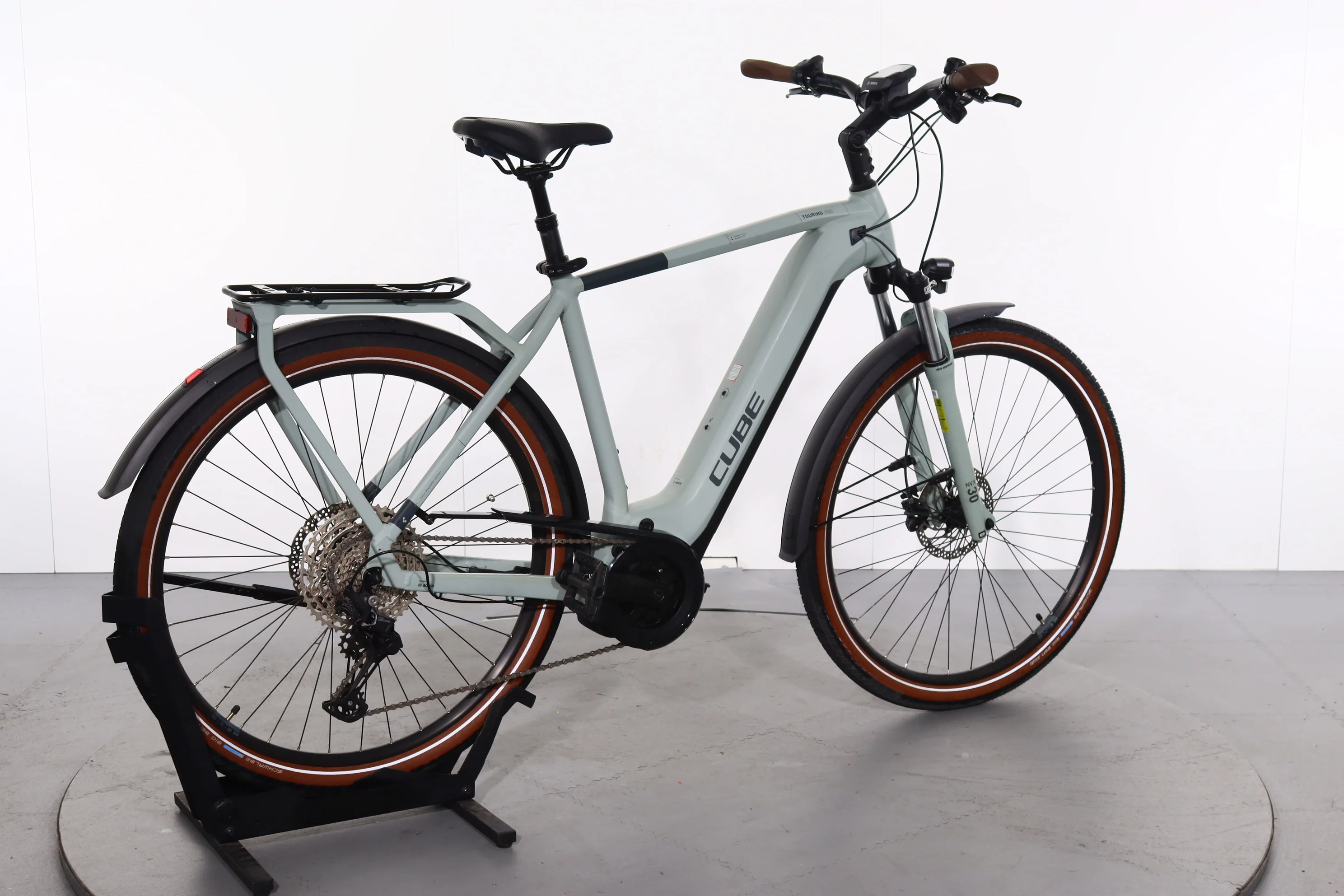 Cube Touring Hybrid Pro - Image 2