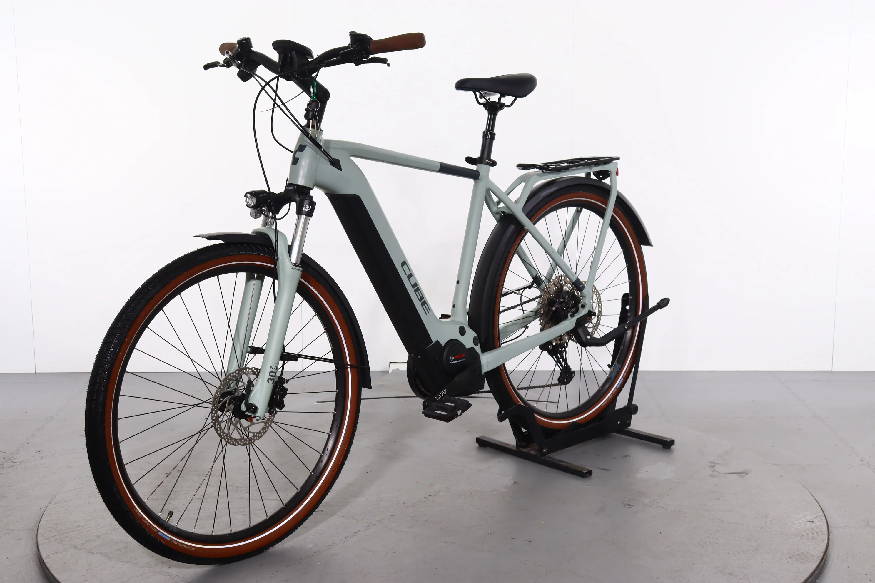 Cube Touring Hybrid Pro - Image 4