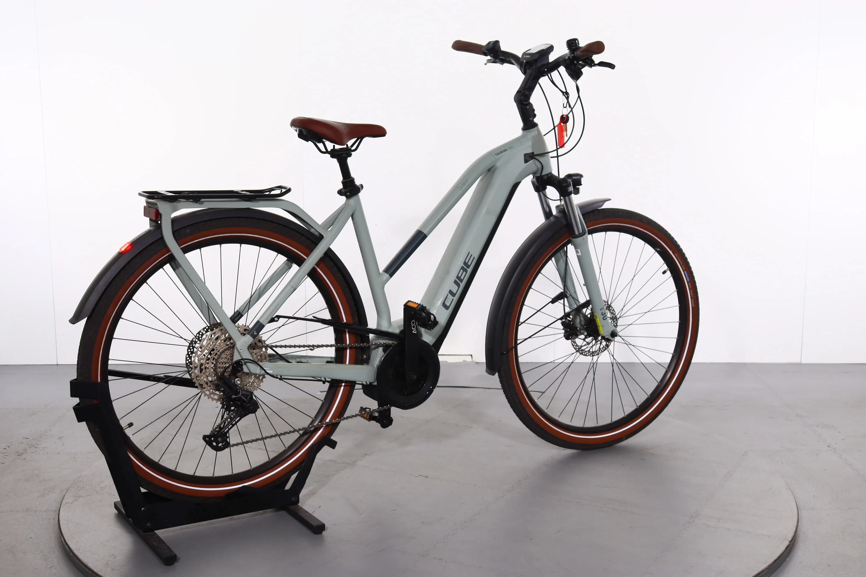 Cube Touring Hybrid Pro - Image 4