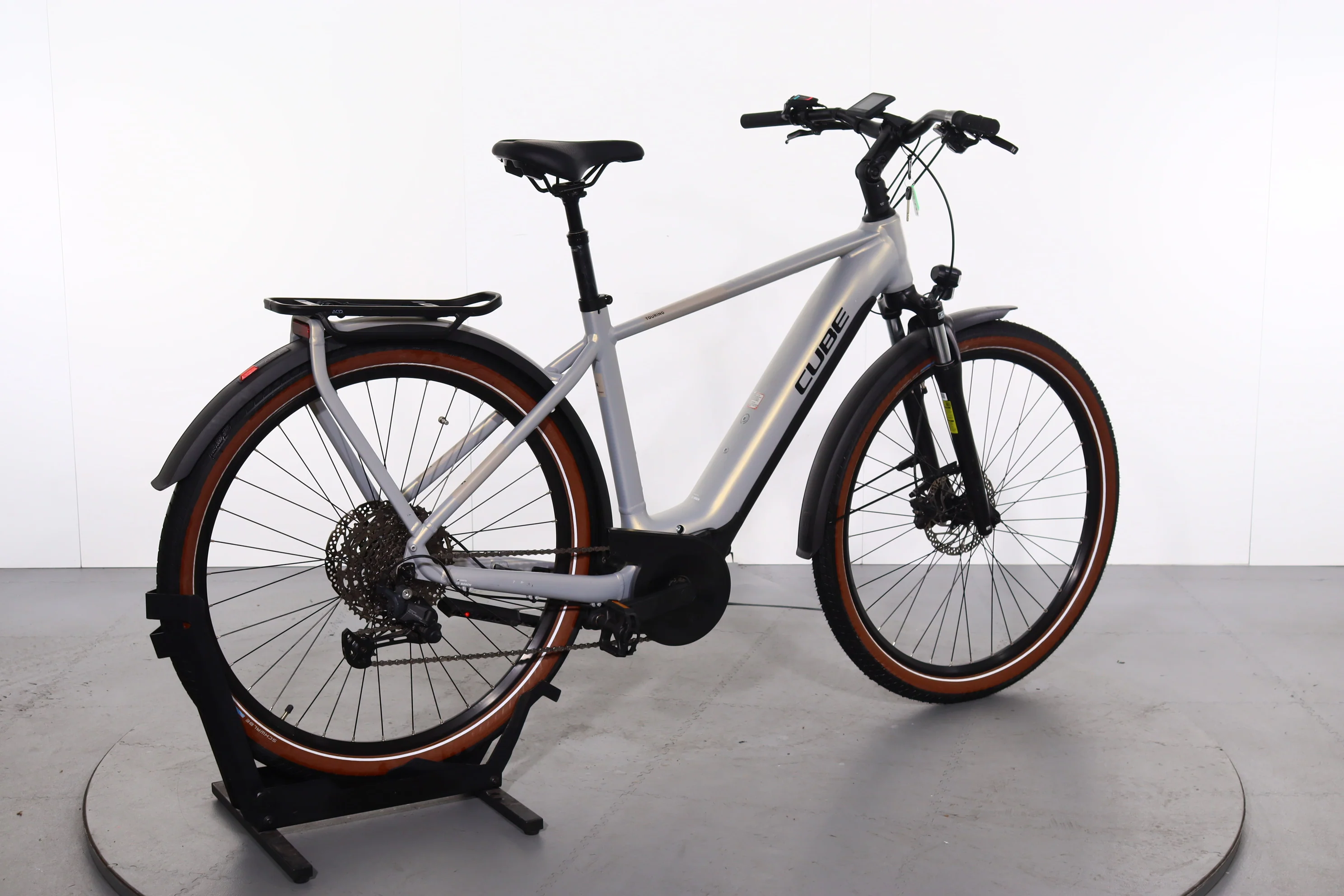 Cube Touring Hybrid Pro - Image 3