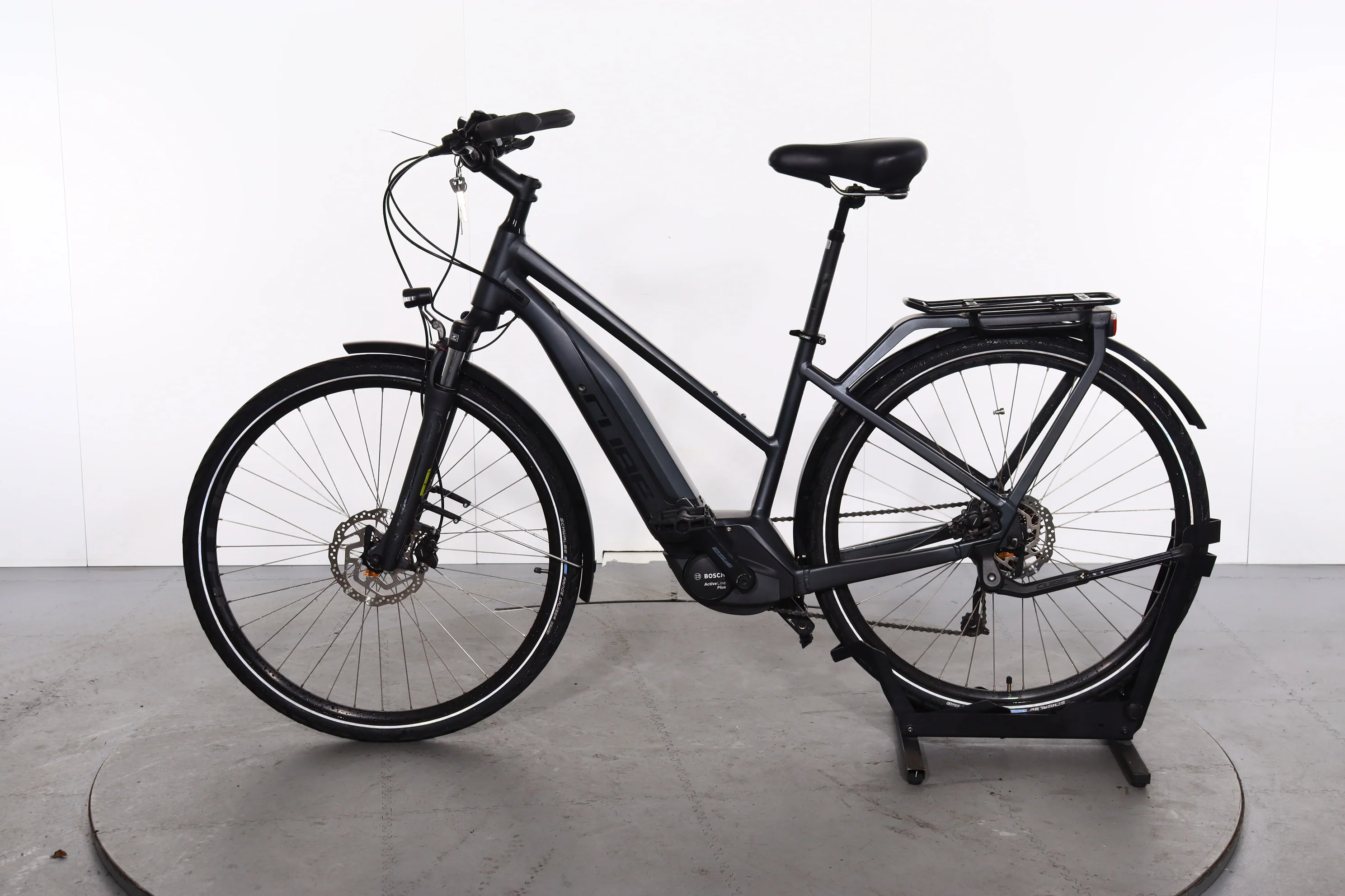 Cube Touring Hybrid - Image 4