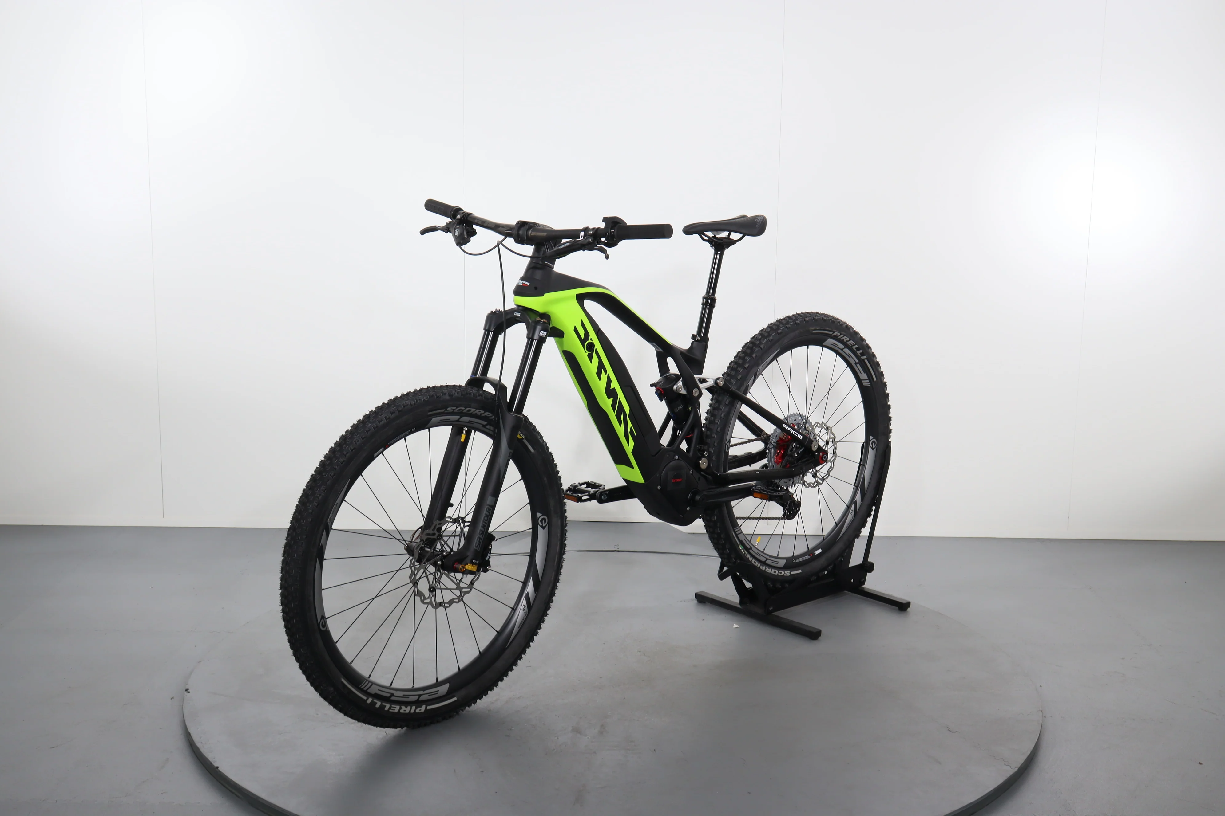 Fantic XTF 1.6 Carbon Race - Image 3