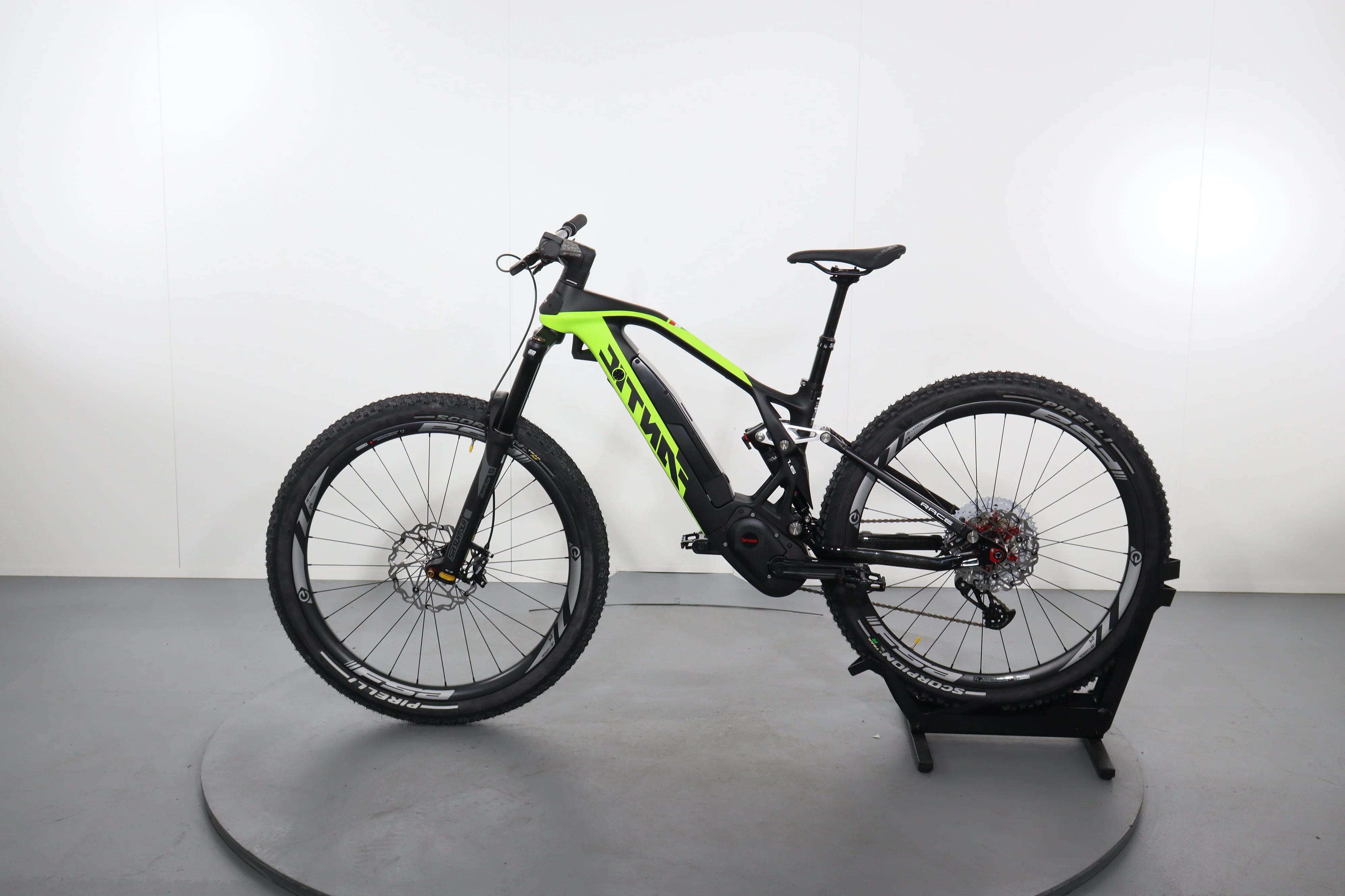 Fantic XTF 1.6 Carbon Race - Image 4