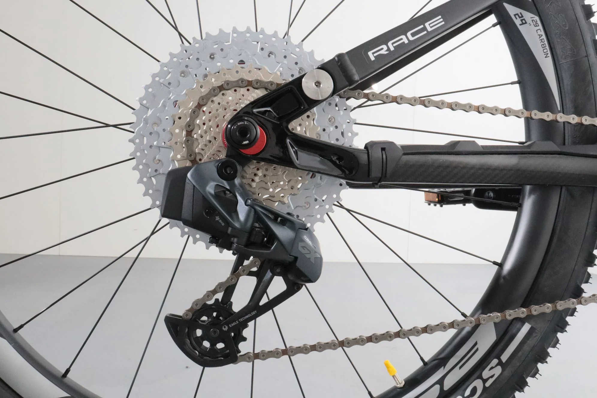 Fantic XTF 1.6 Carbon Race - Image 8