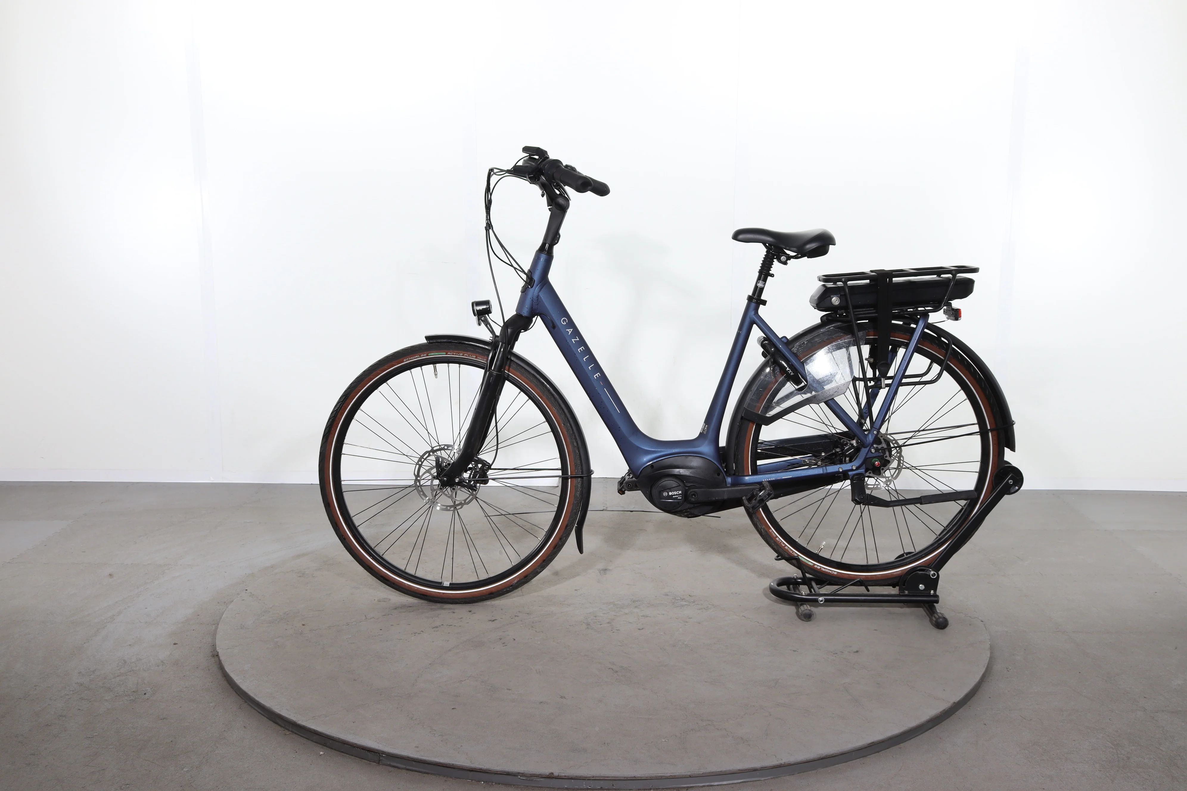 Gazelle Orange C8 - Image 4