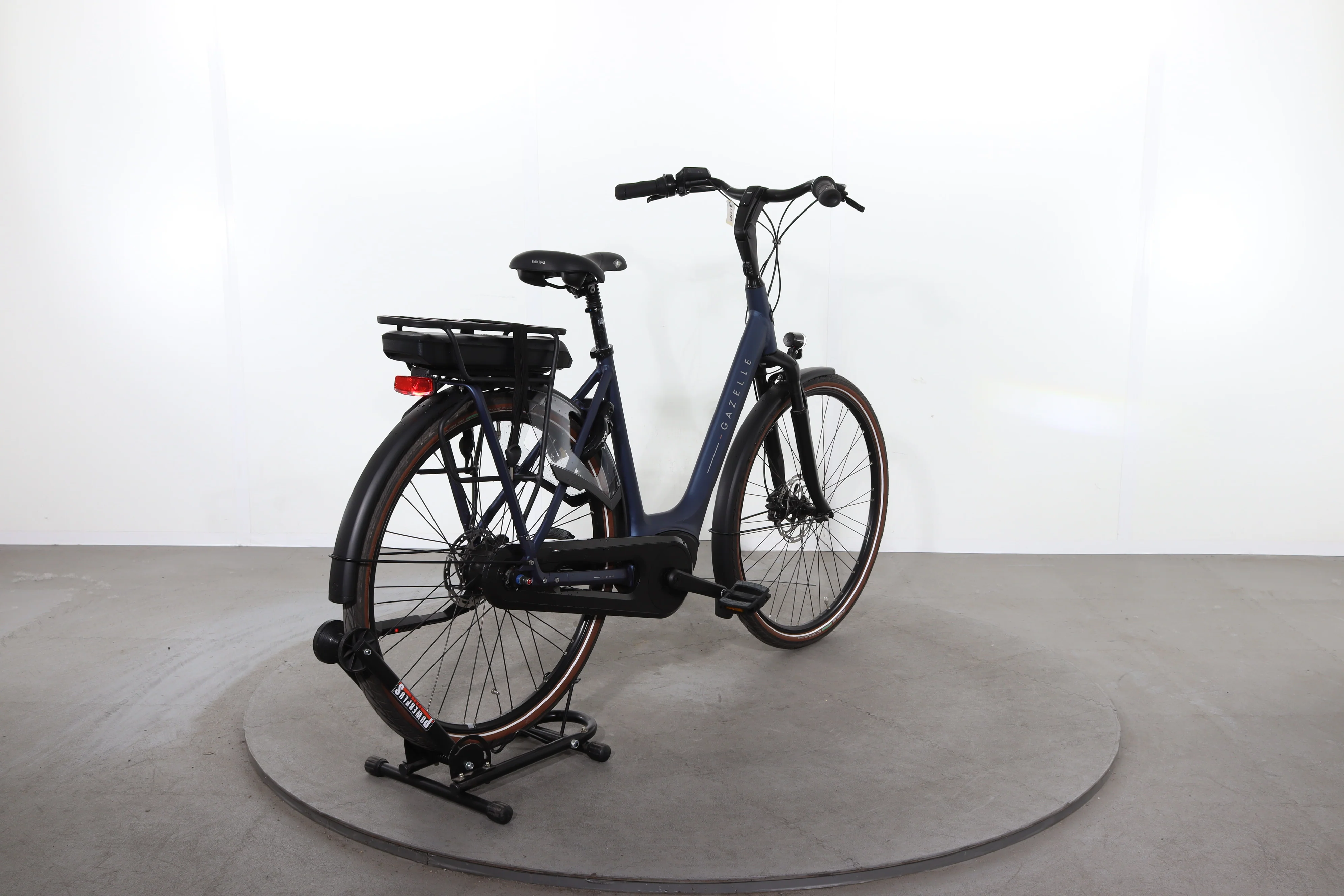 Gazelle Orange C8 - Image 6
