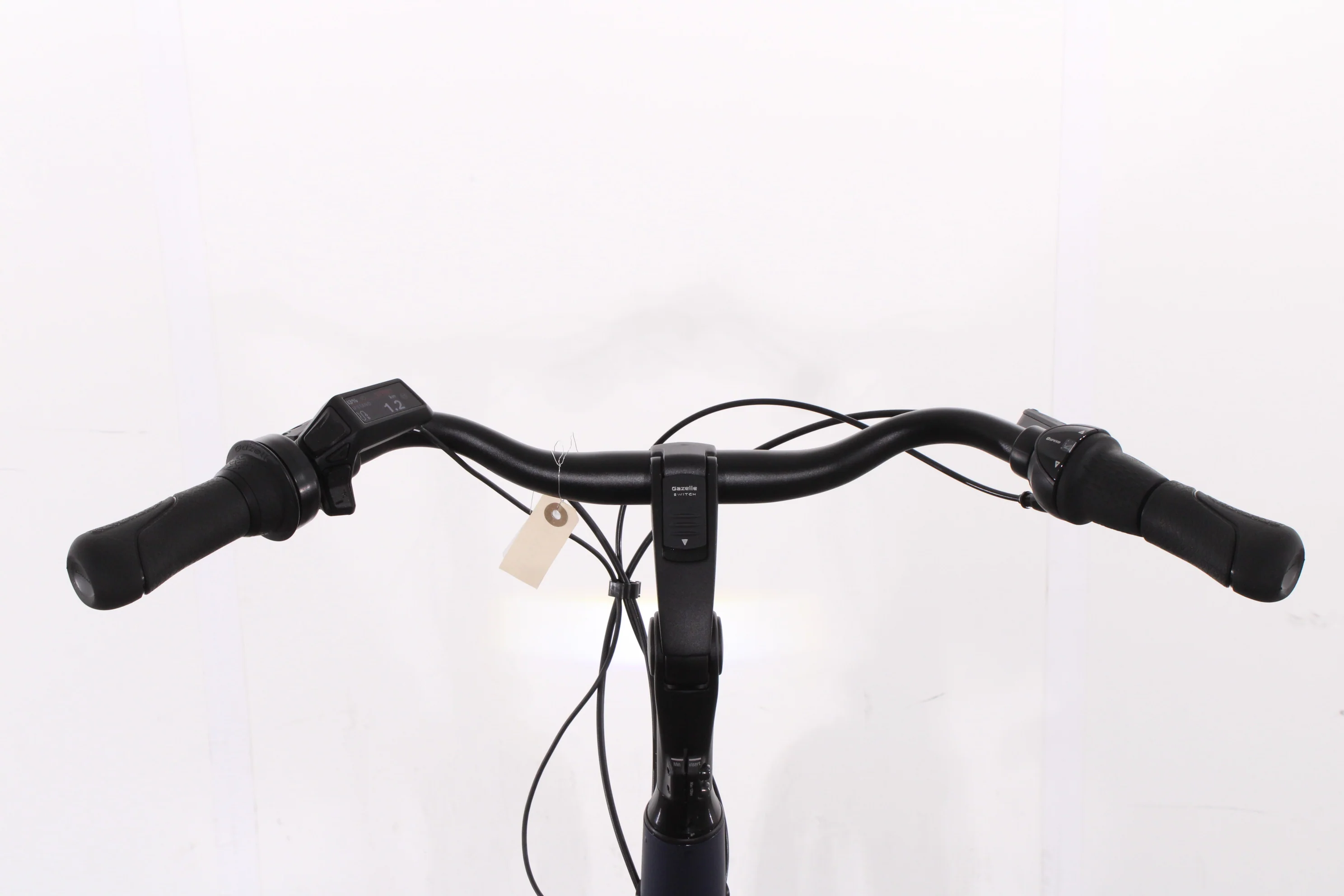 Gazelle Orange C8 - Image 7