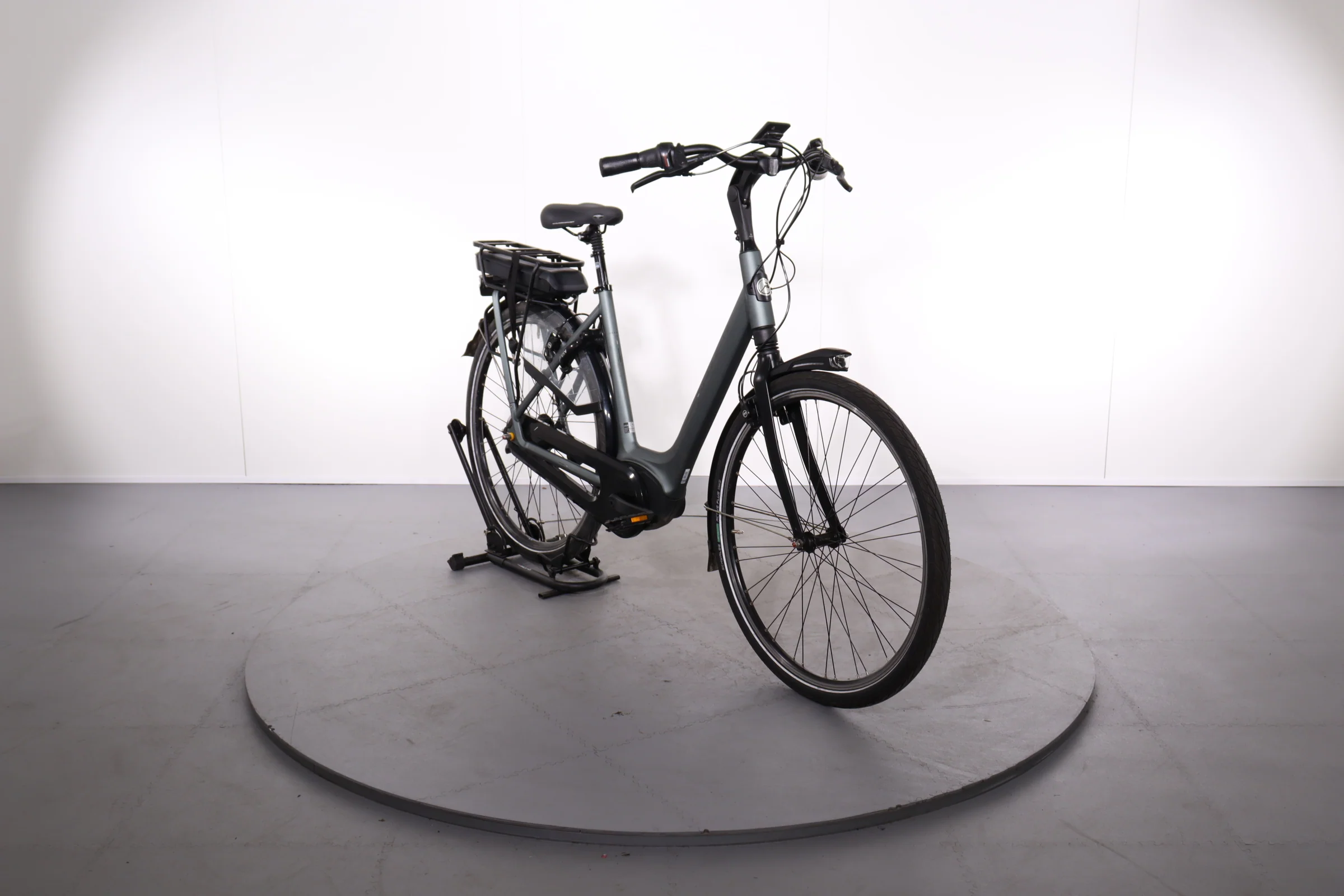 Gazelle Orange C8 - Image 2