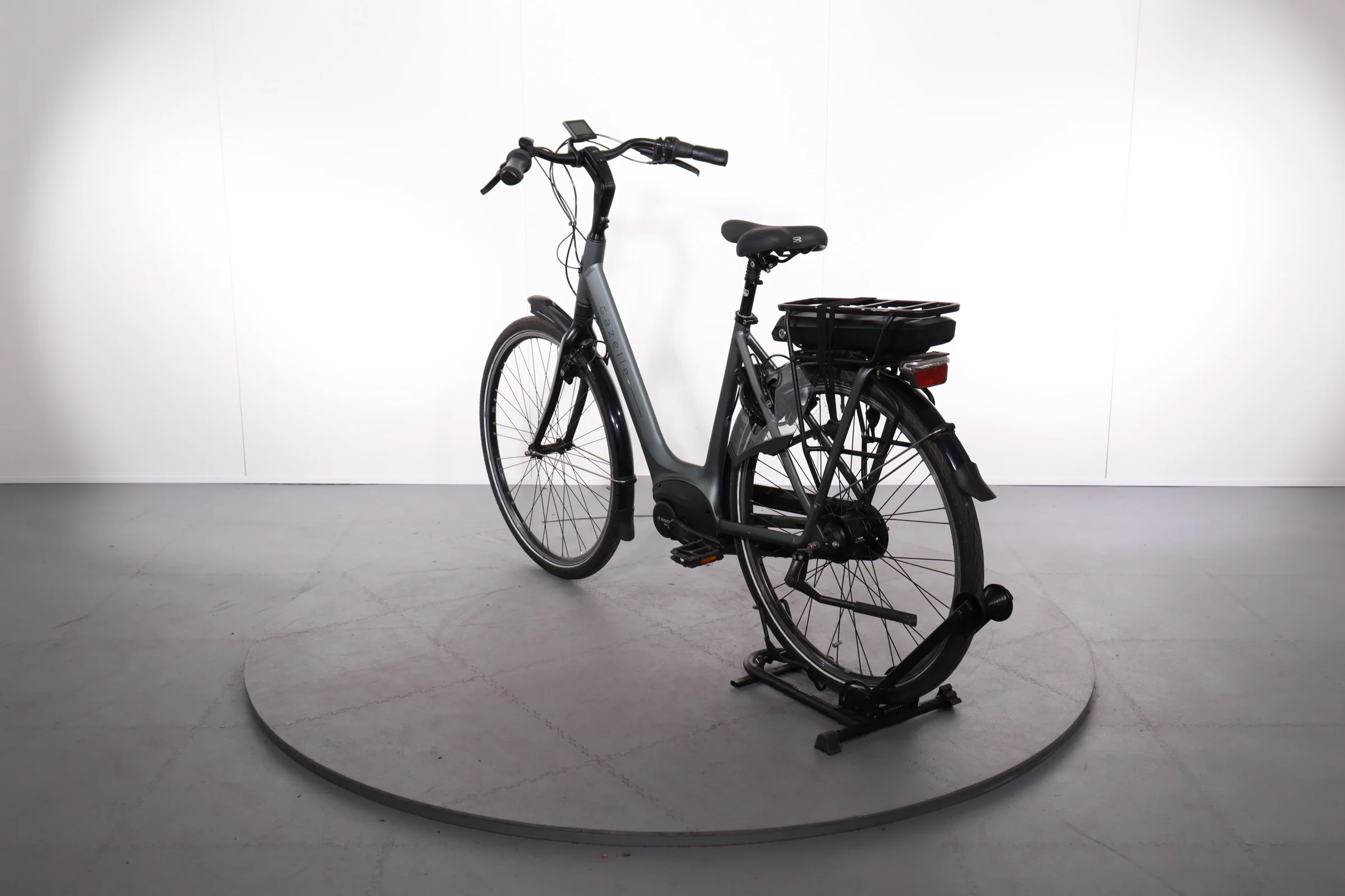 Gazelle Orange C8 - Image 5