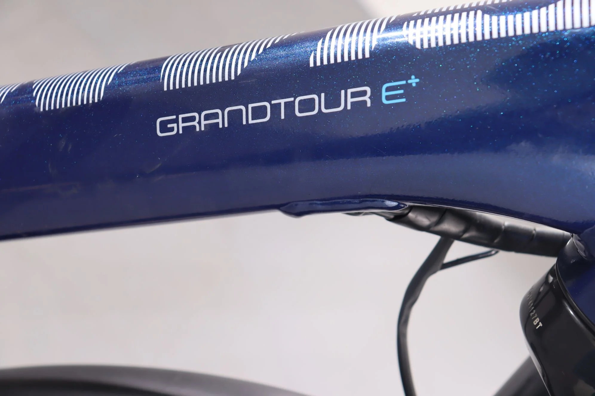 Giant Giant Grandtour e+ - Image 8