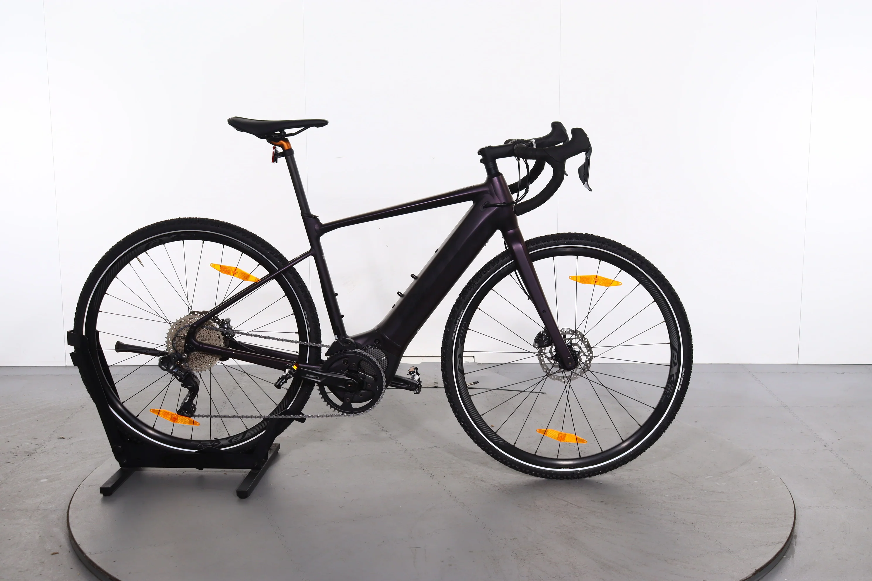 Giant Revolt E+