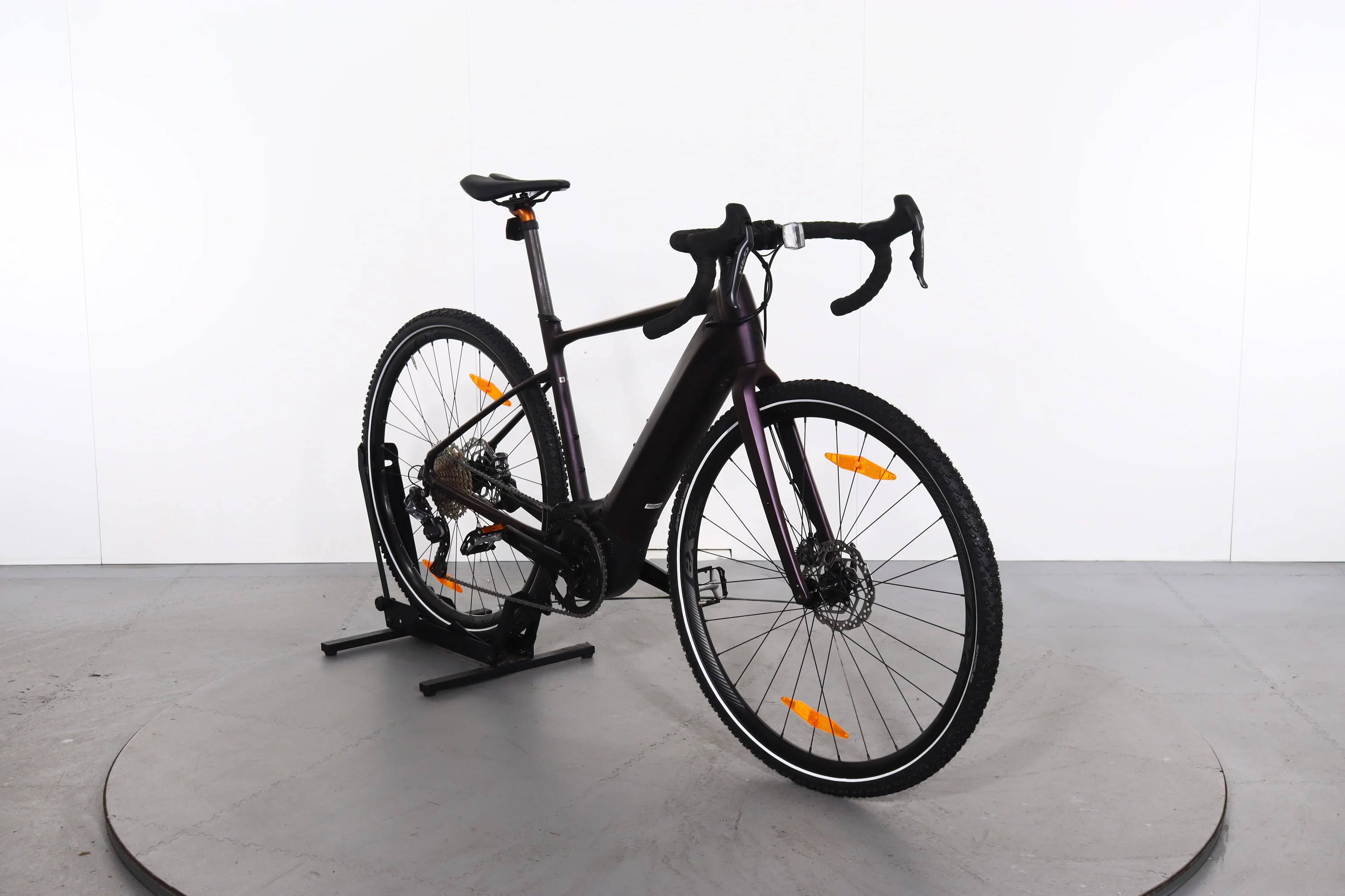 Giant Revolt E+ - Image 2