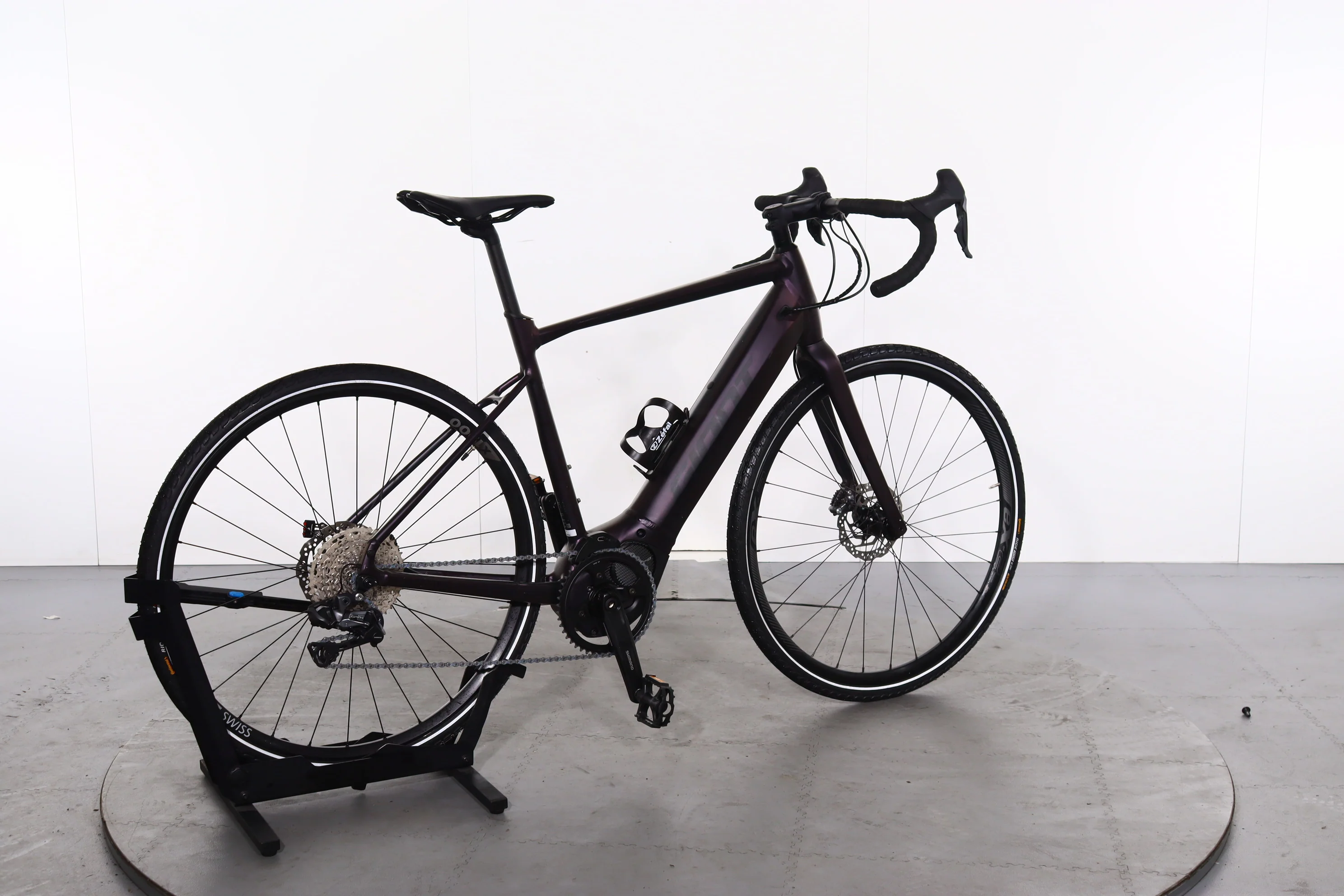Giant Revolt E+ - Image 2