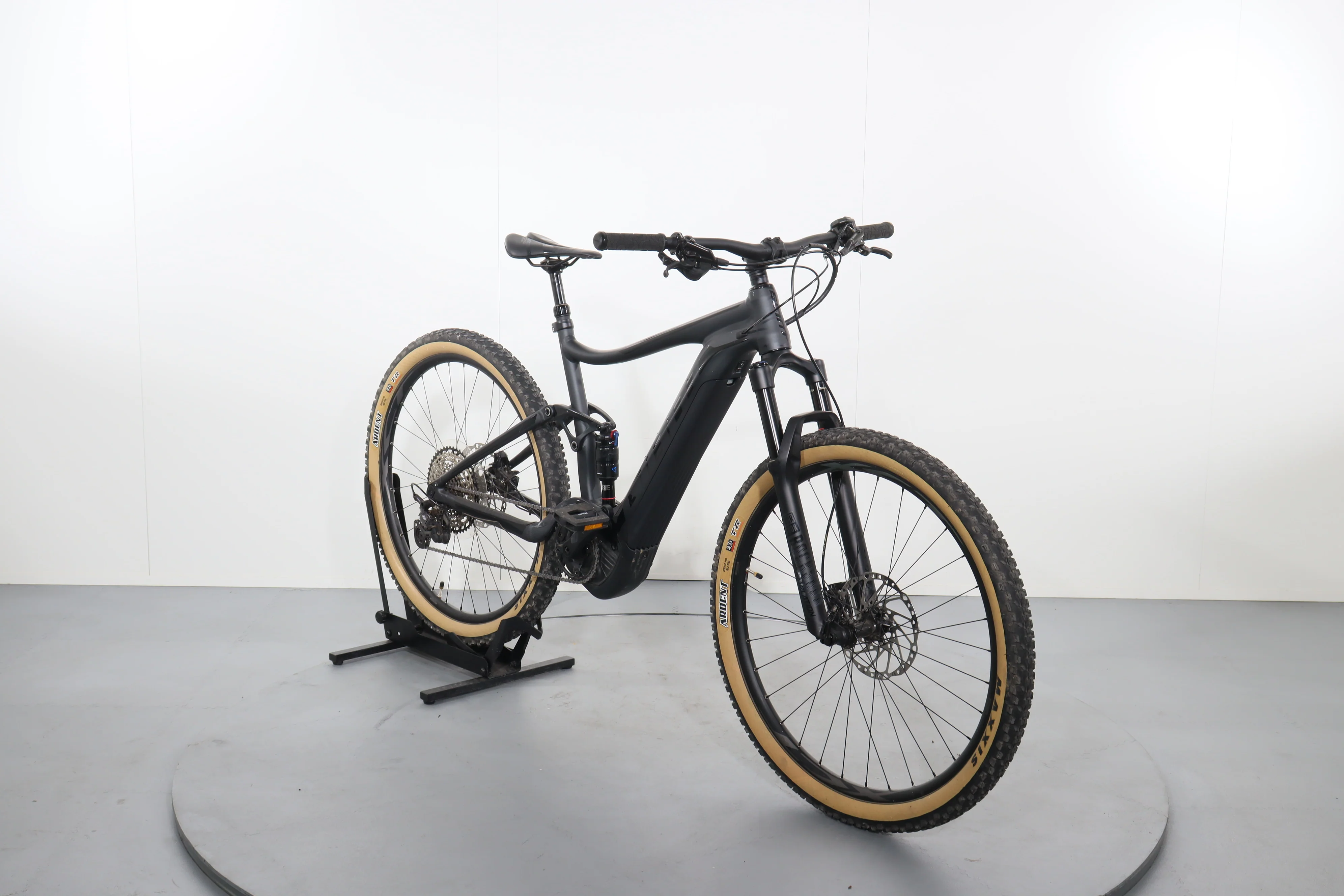 Giant Stance E+ 0 Pro - Image 2