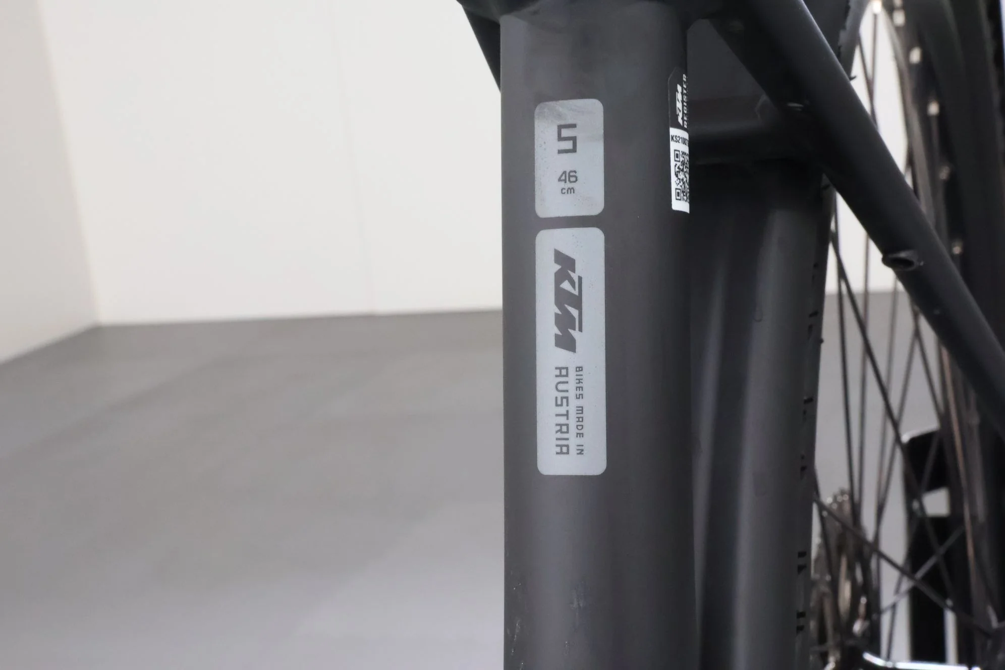 KTM Cento 10 - Image 8