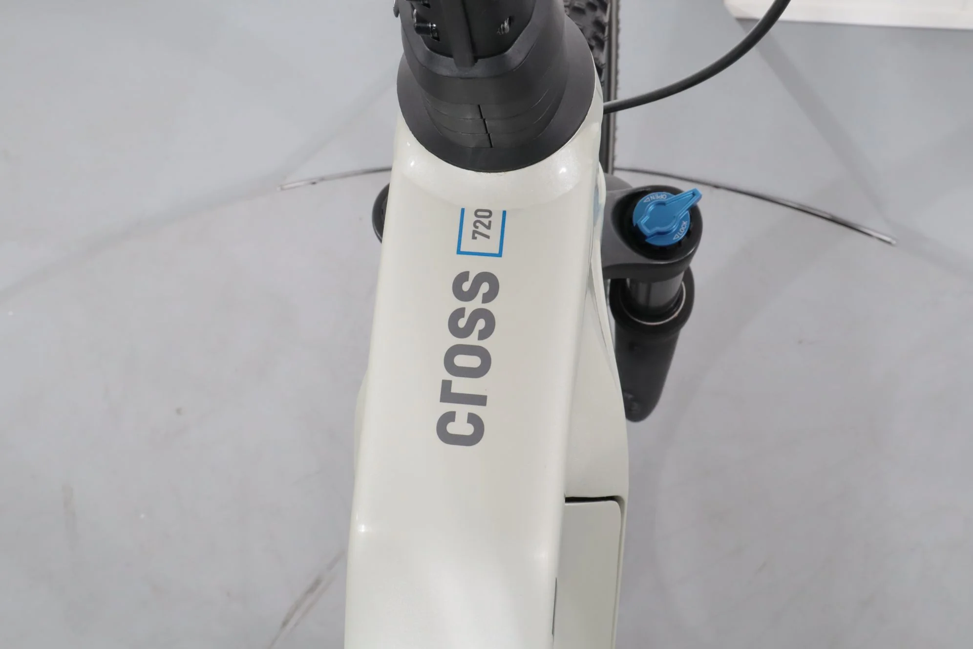 KTM Macina Cross 720 - Image 10