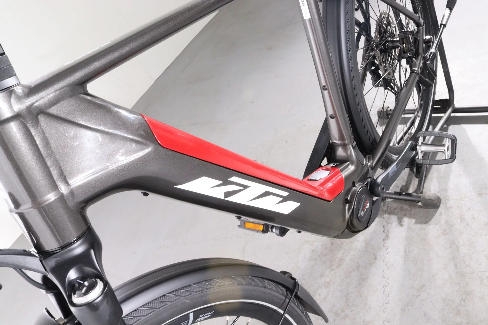 KTM Macina E-Tour Pro LTD - Image 9