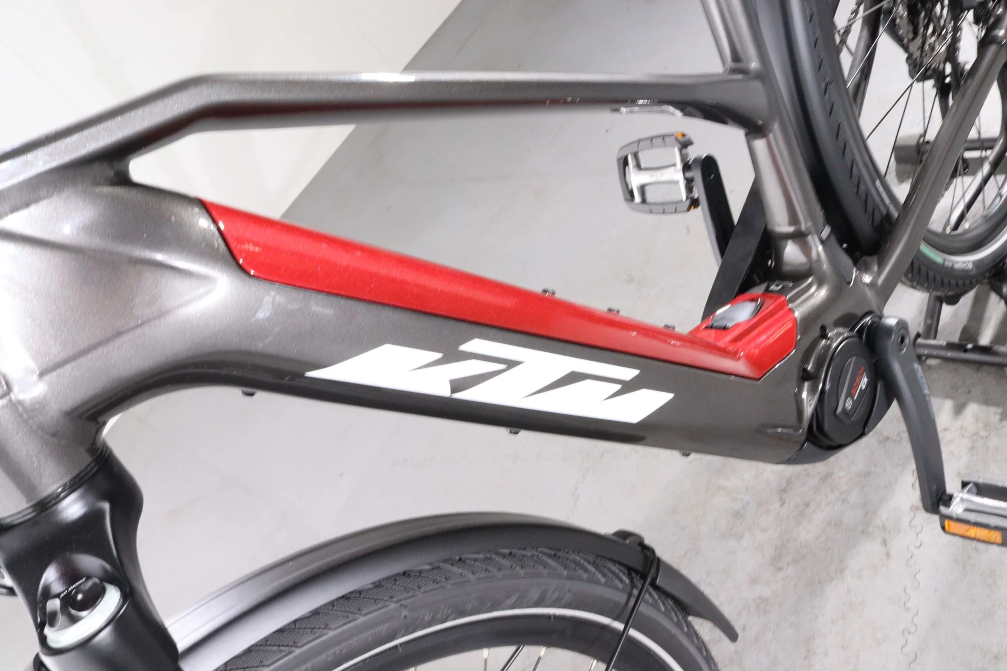 KTM Macina E-Tour Pro LTD - Image 9