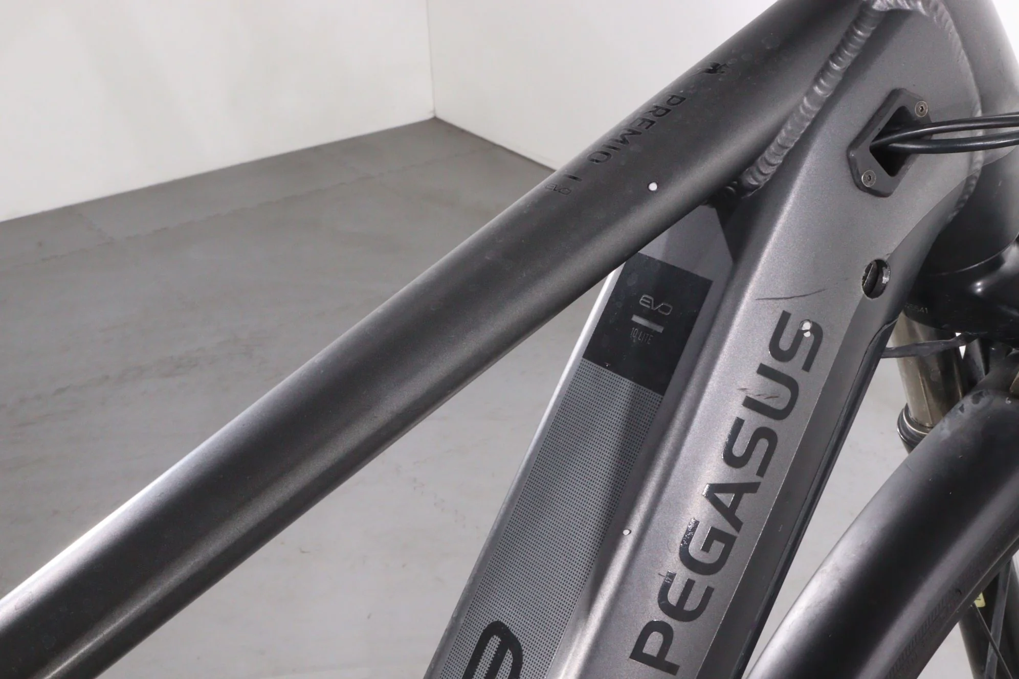 Pegasus Premio EV ER28 - Image 15