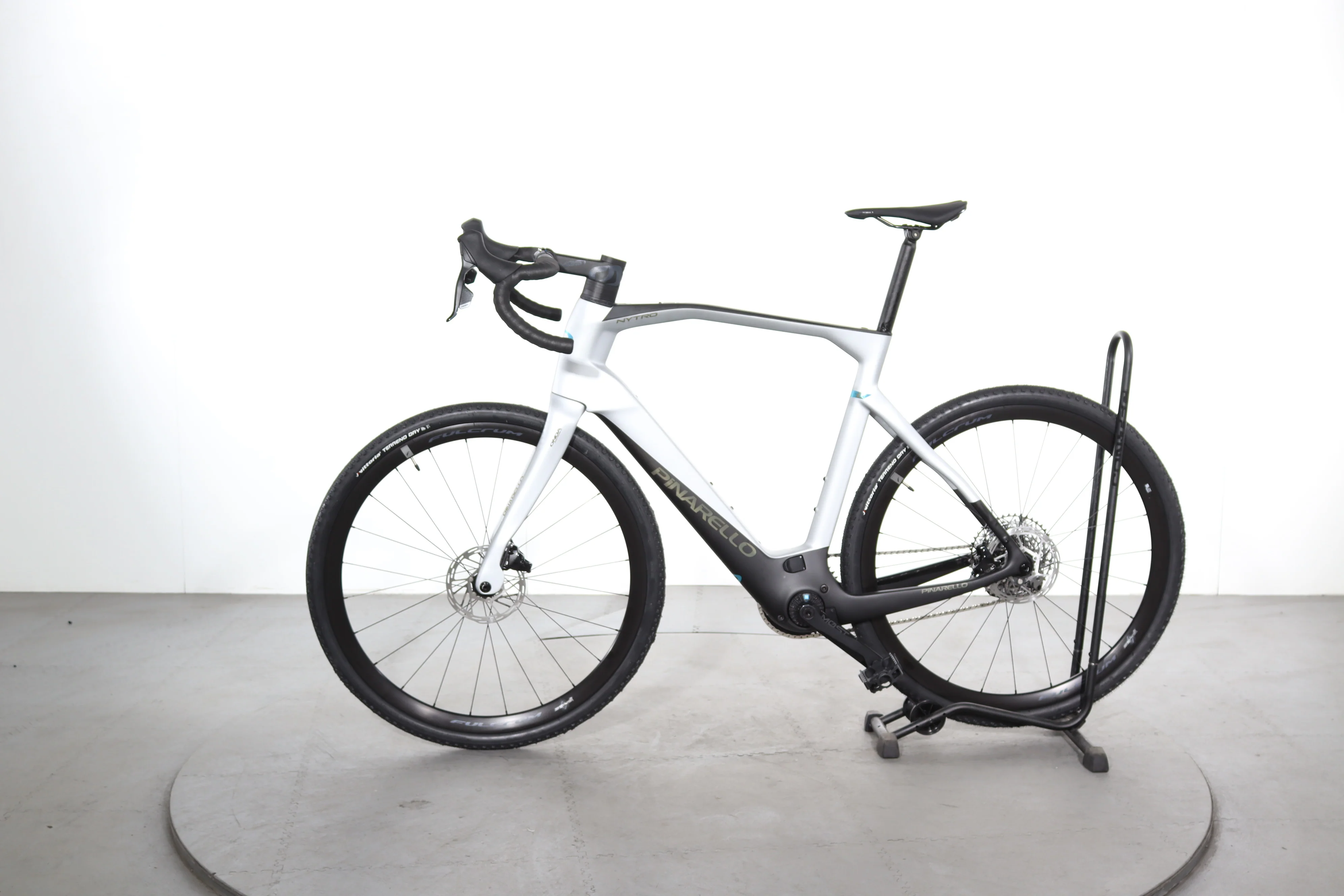 Pinarello NYTRO E5 GRAVEL Carbon - Image 4