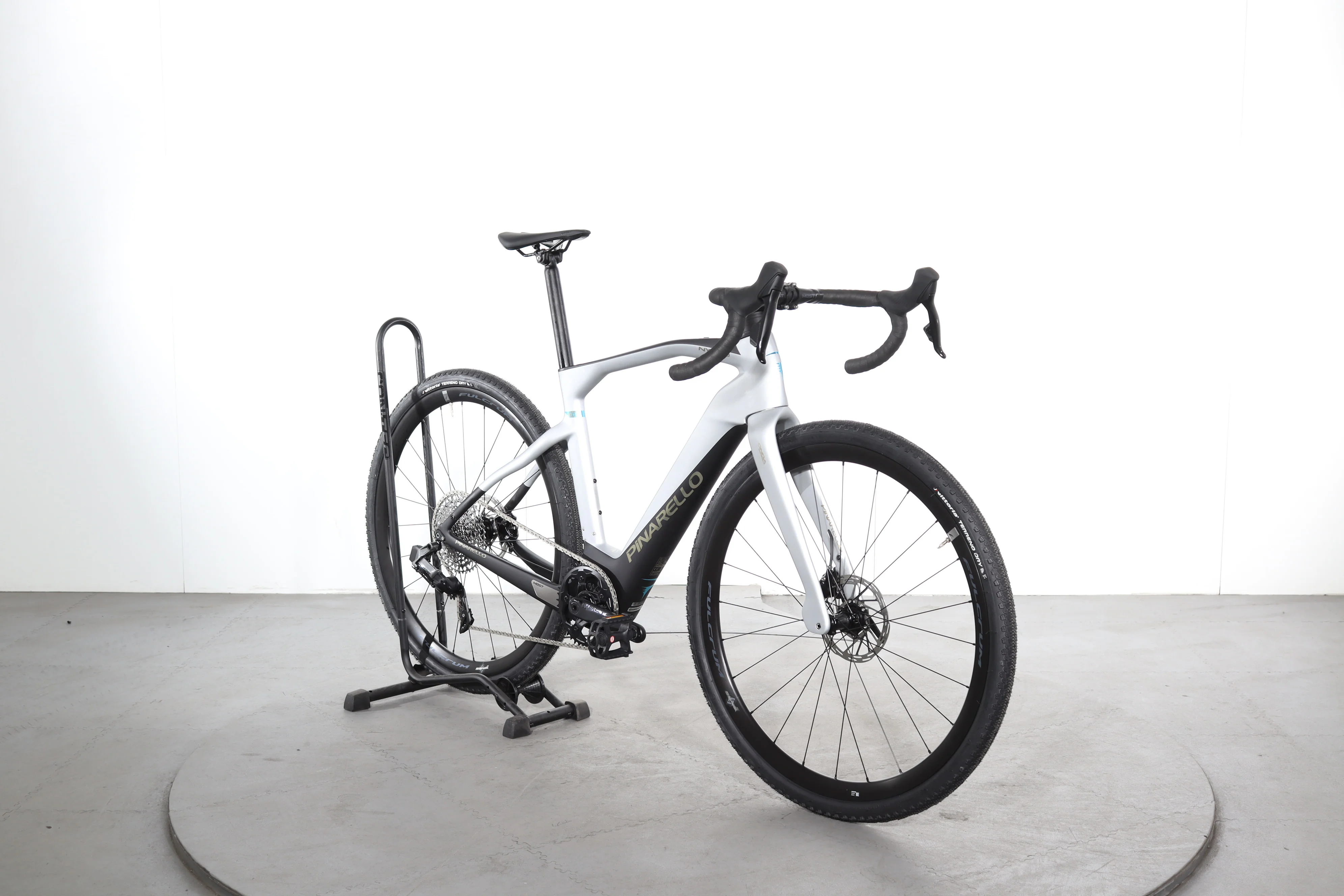 Pinarello NYTRO E5 GRAVEL Carbon - Image 2