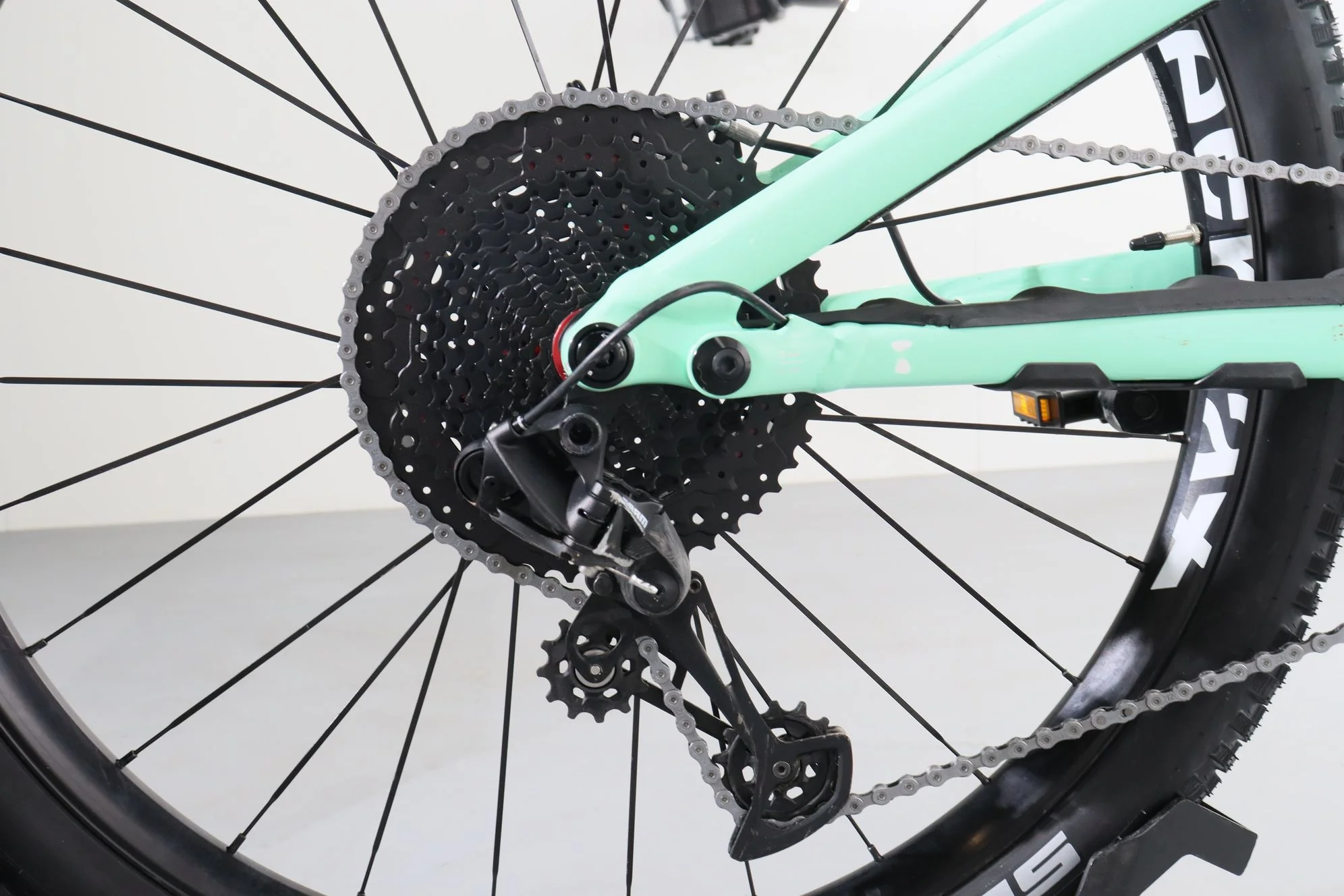 Specialized Turbo Levo Alloy - Image 8