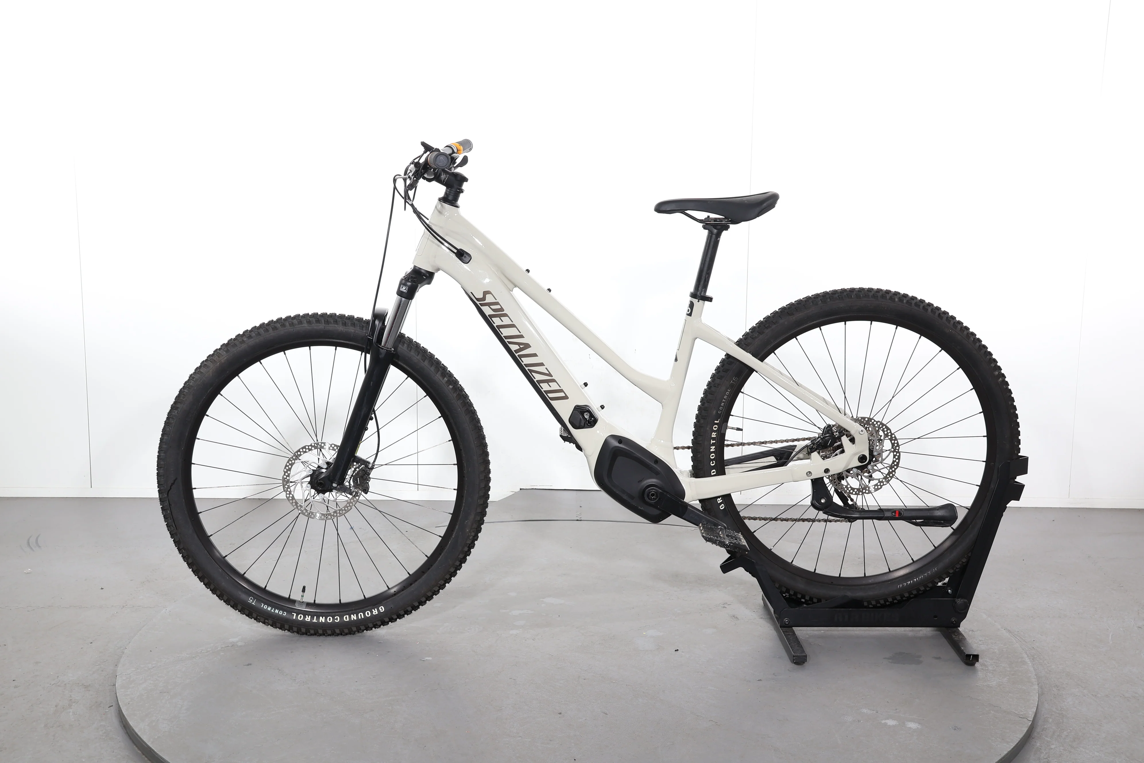 Specialized Turbo Tero 3.0 Step-Through - Image 4