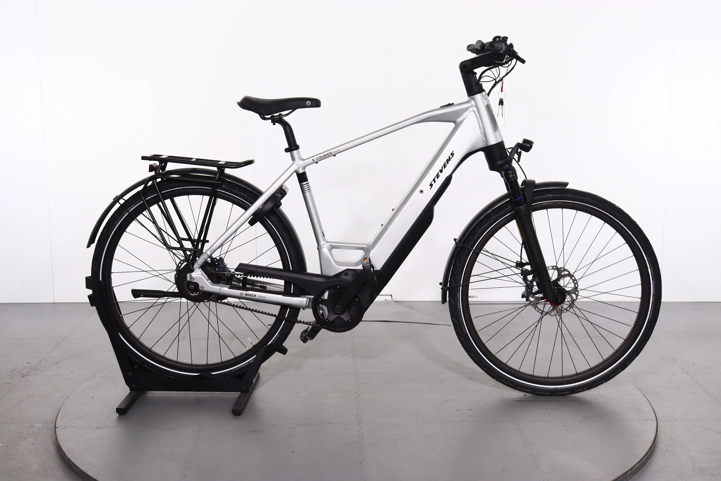 Stevens E-Courier Plus