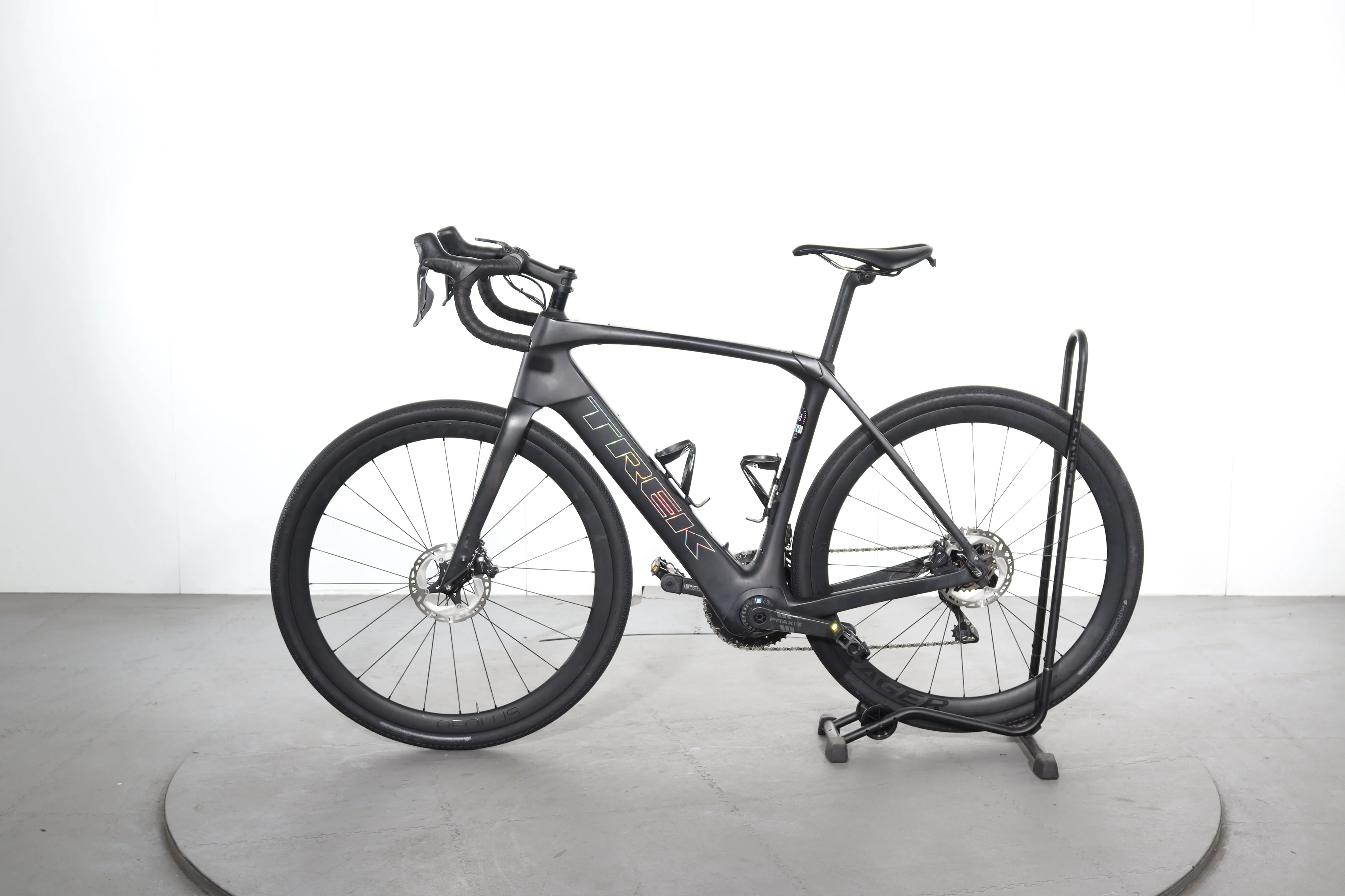 Trek Domane+ SLR 7 Gen 4 - Image 4