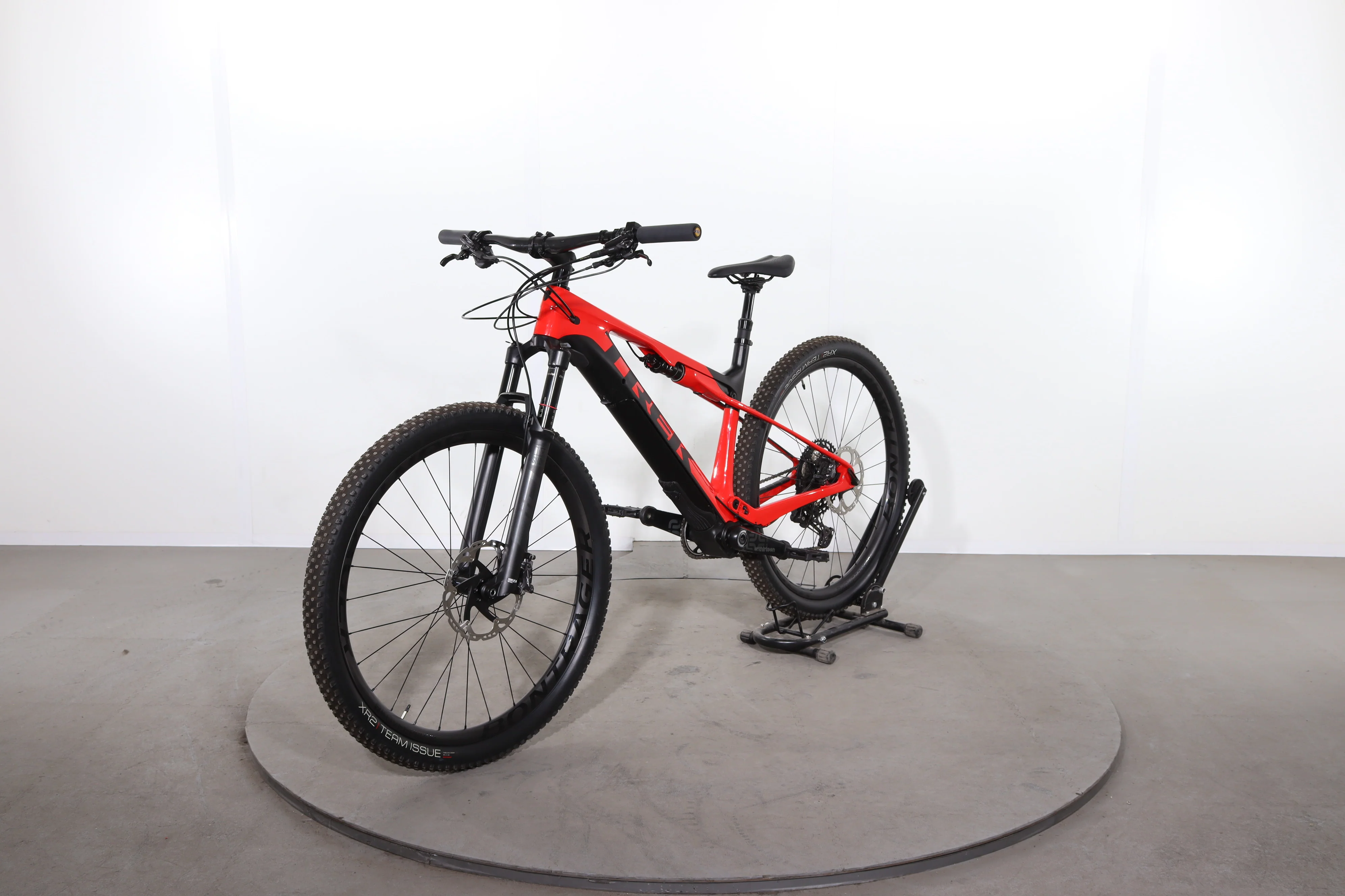 Trek E-Caliber 9.8 XT - Image 3