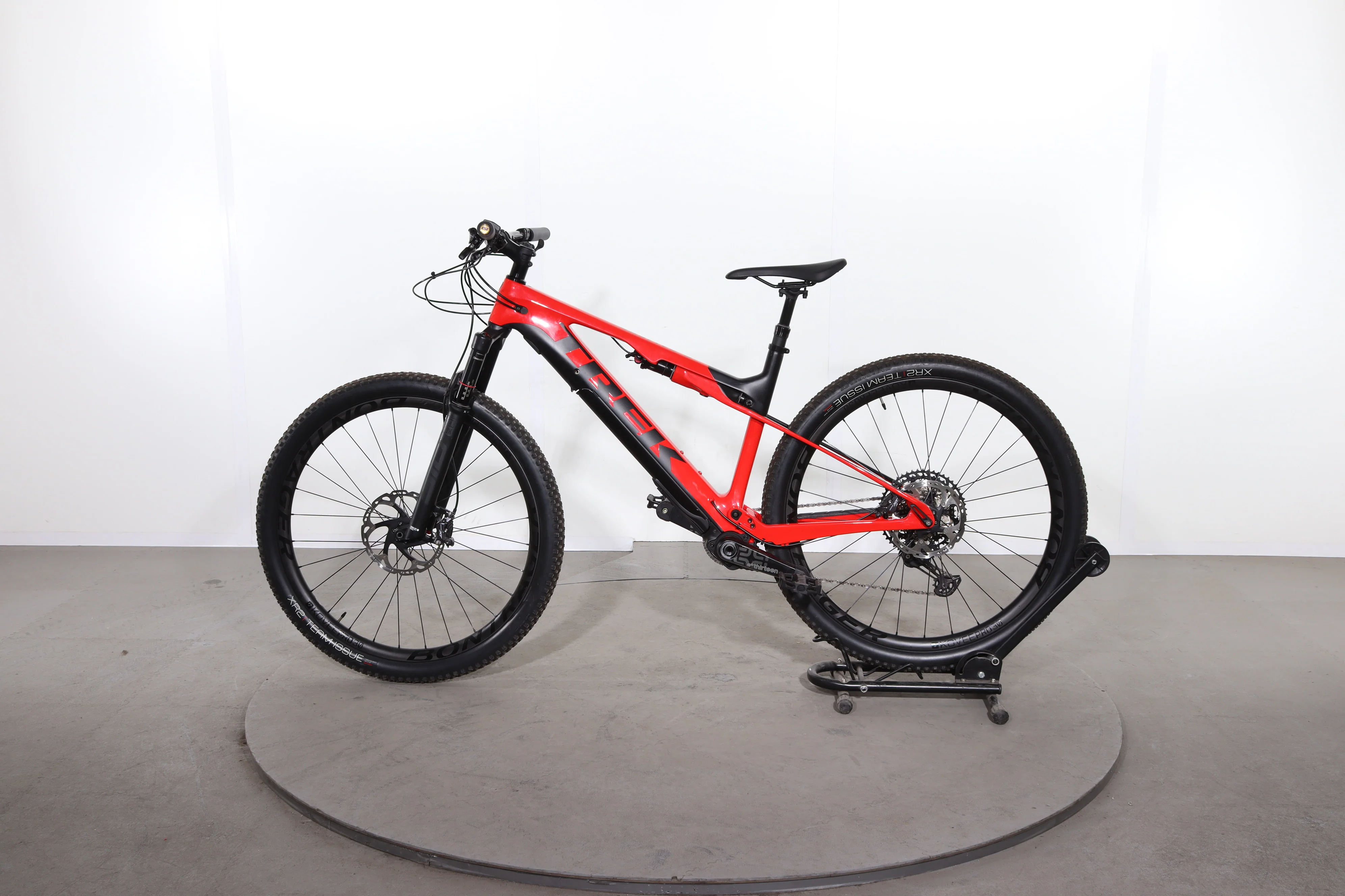 Trek E-Caliber 9.8 XT - Image 4