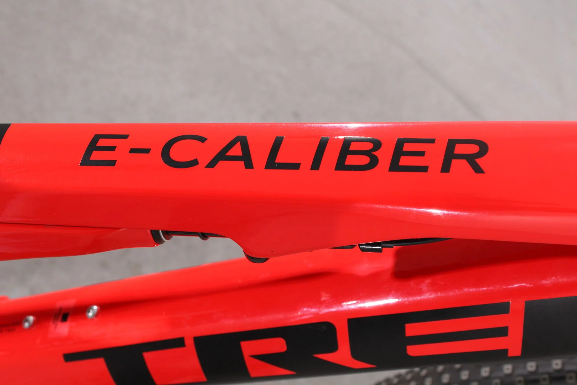 Trek E-Caliber 9.8 XT - Image 8