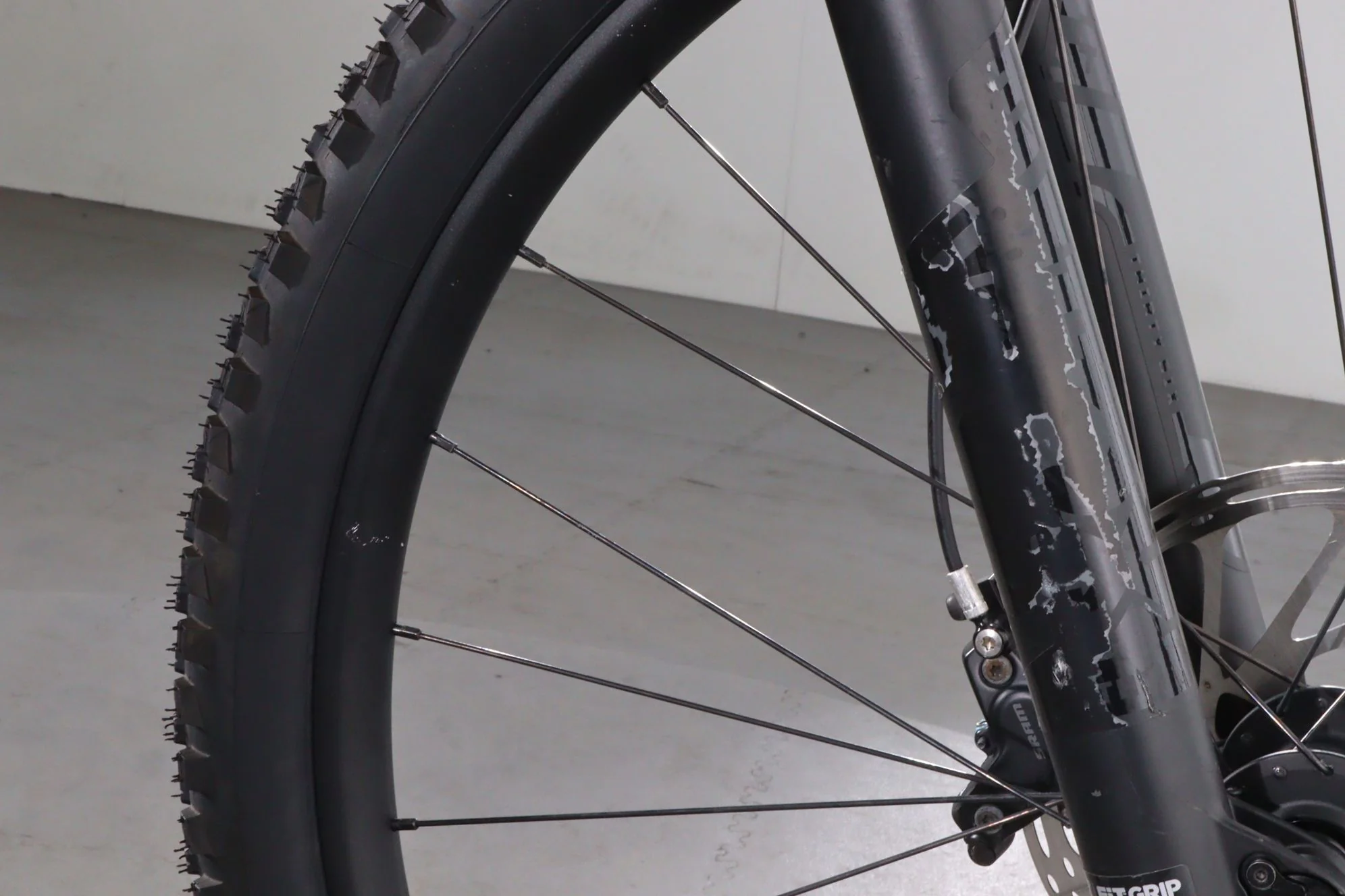 Trek Fuel EX-e 9.7 - Image 12