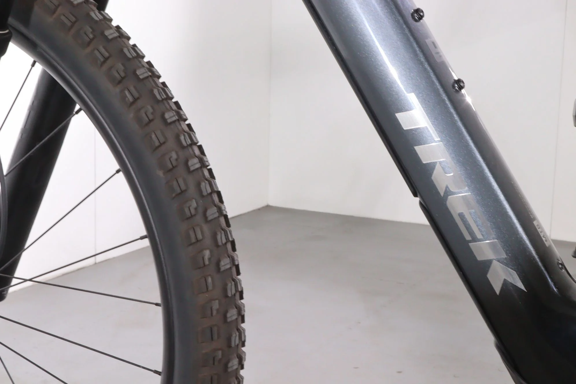 Trek Fuel EX-e 9.7 - Image 9