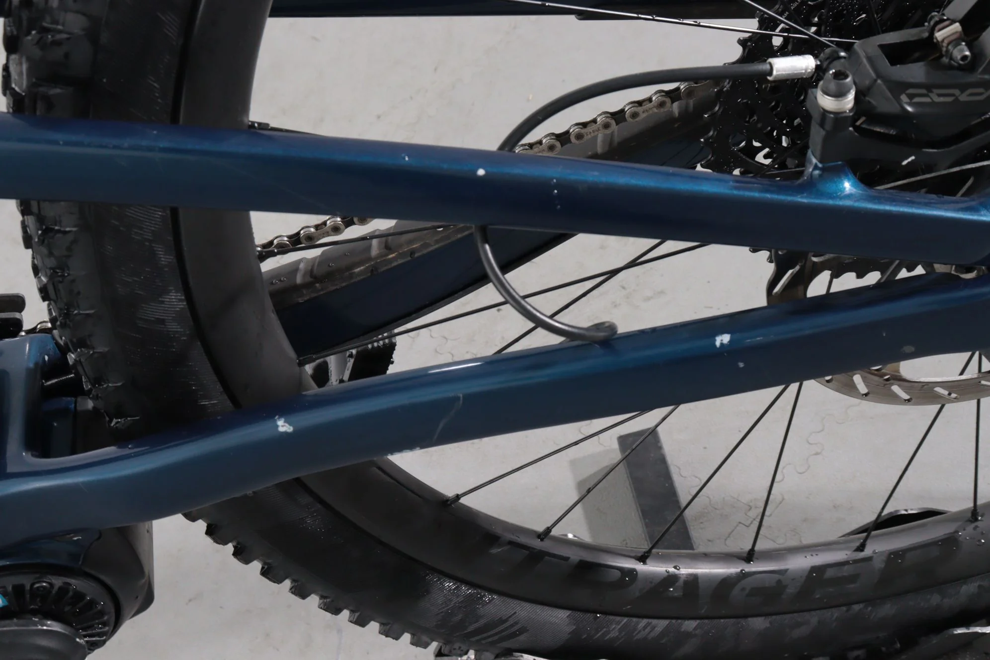 Trek Fuel Exe 9.8 GX AXS - Image 11