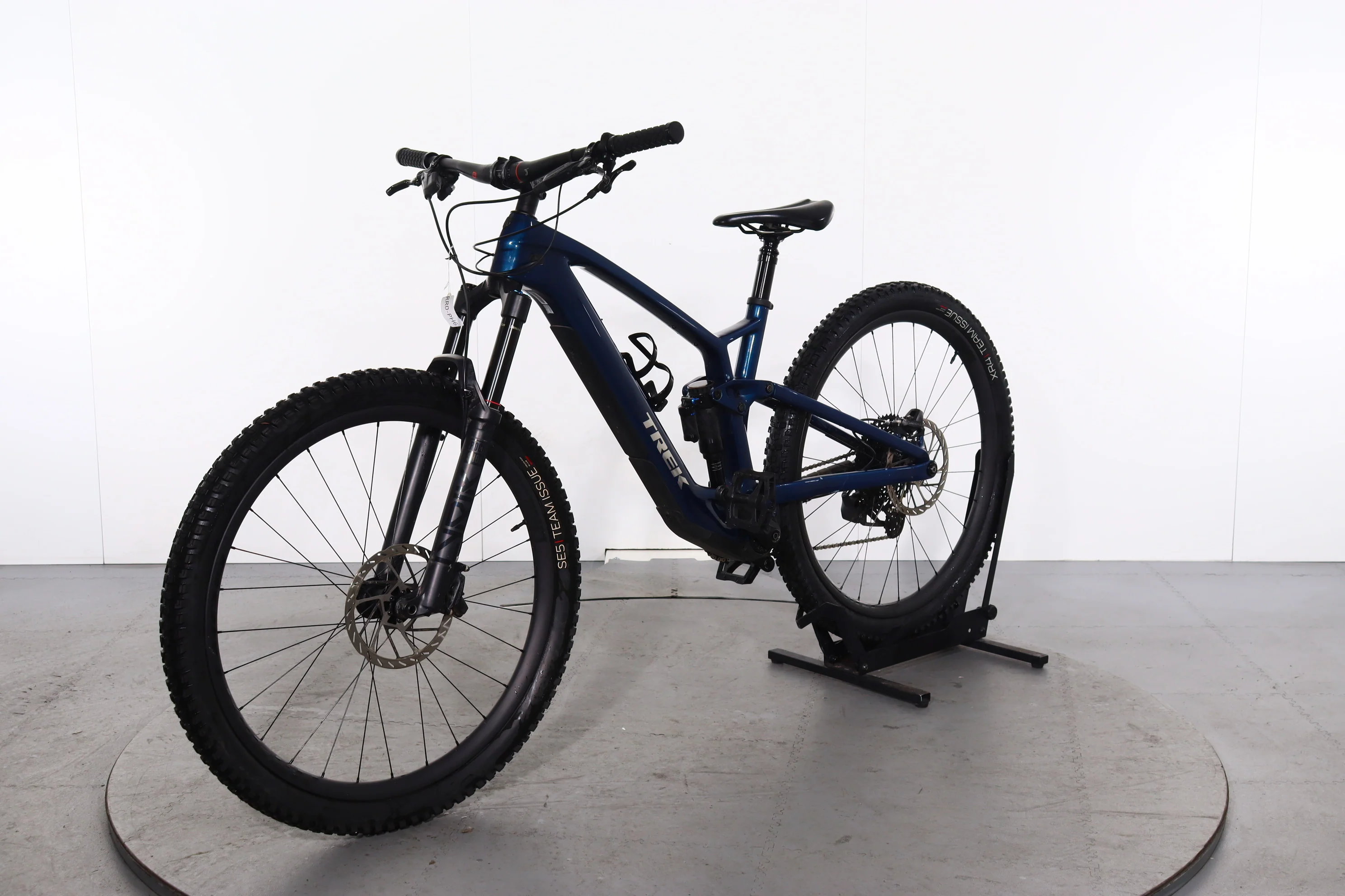 Trek Fuel Exe 9.8 GX AXS - Image 4