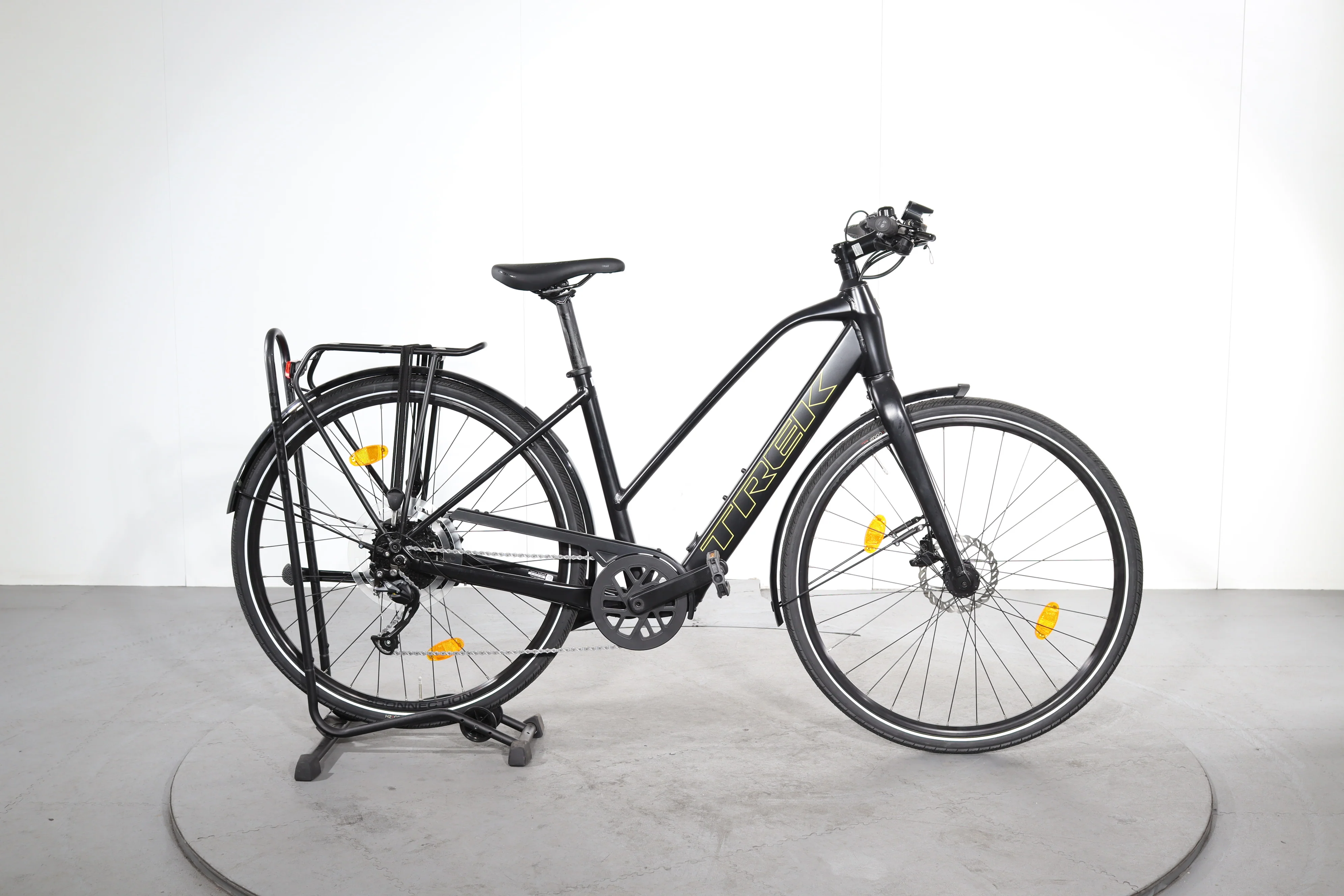 Trek FX+ 2 Stagger
